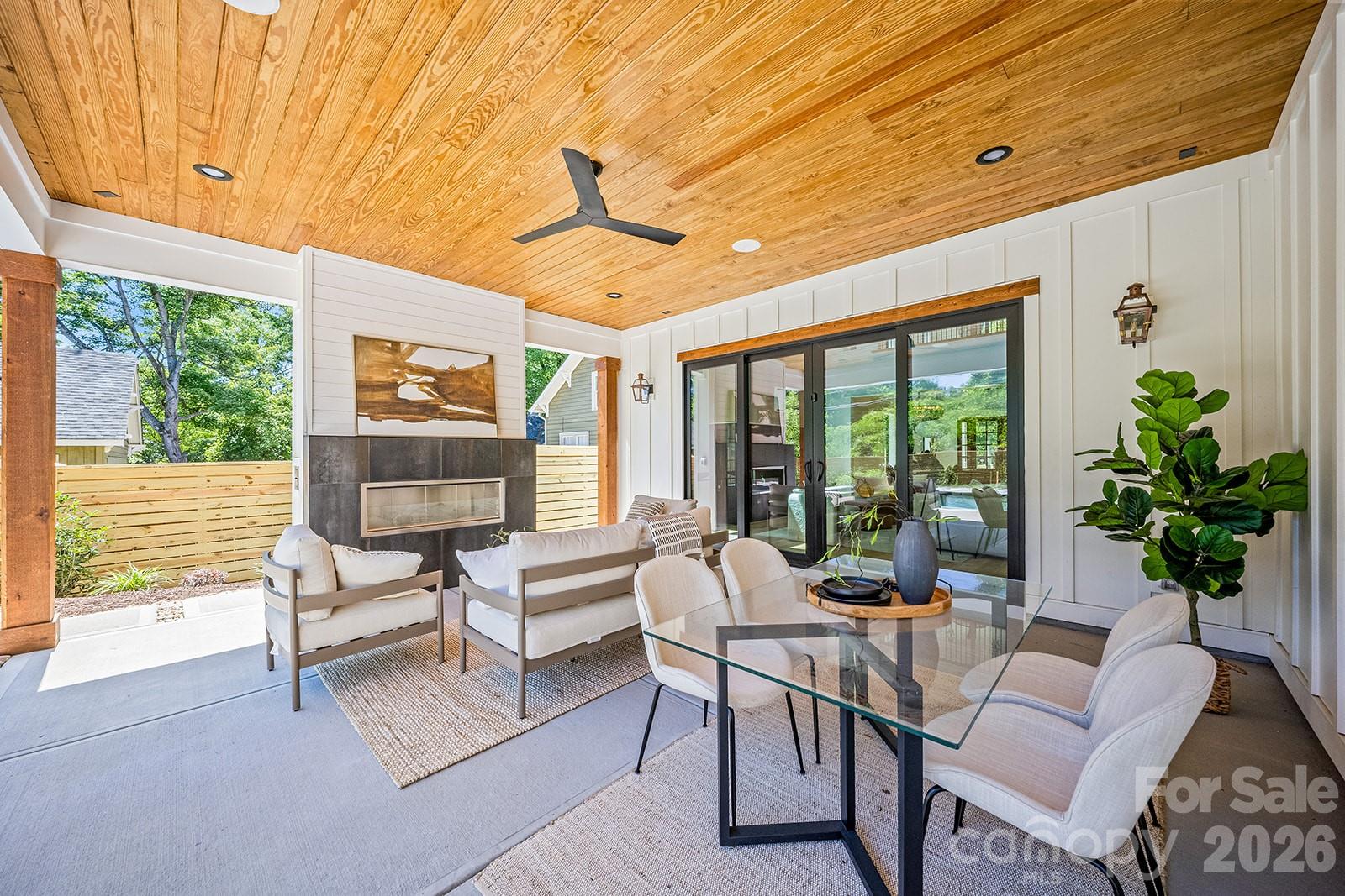 2541 Shenandoah Avenue — Charlotte