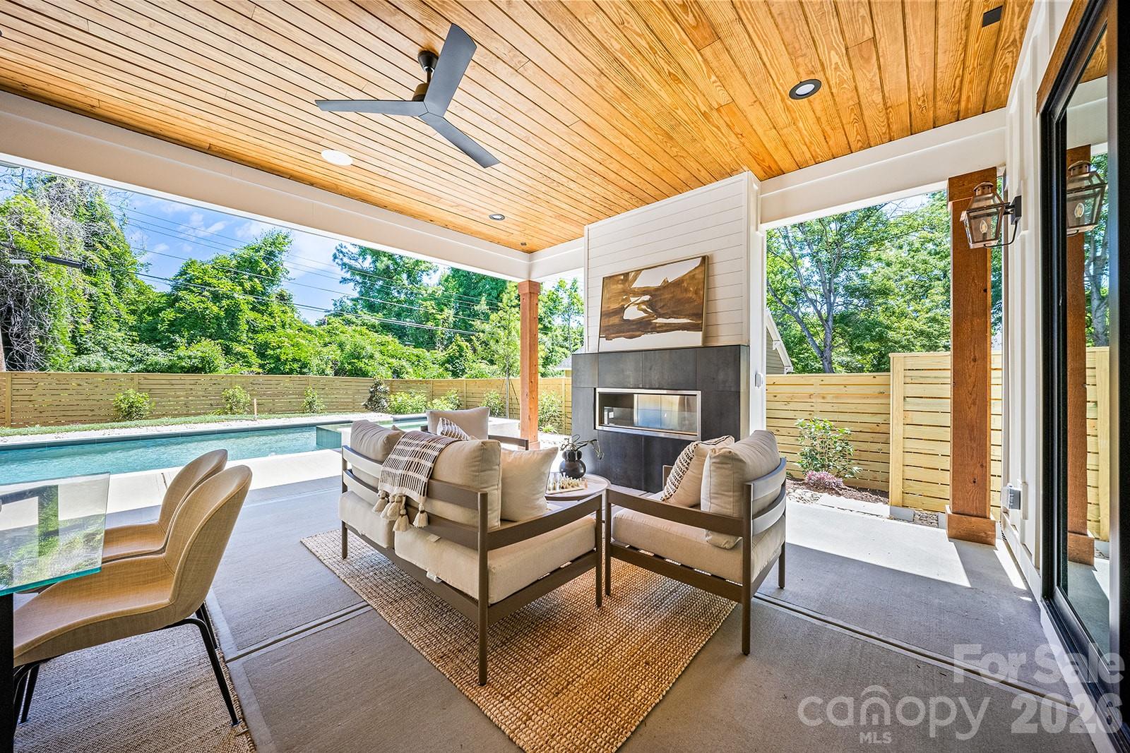 2541 Shenandoah Avenue — Charlotte