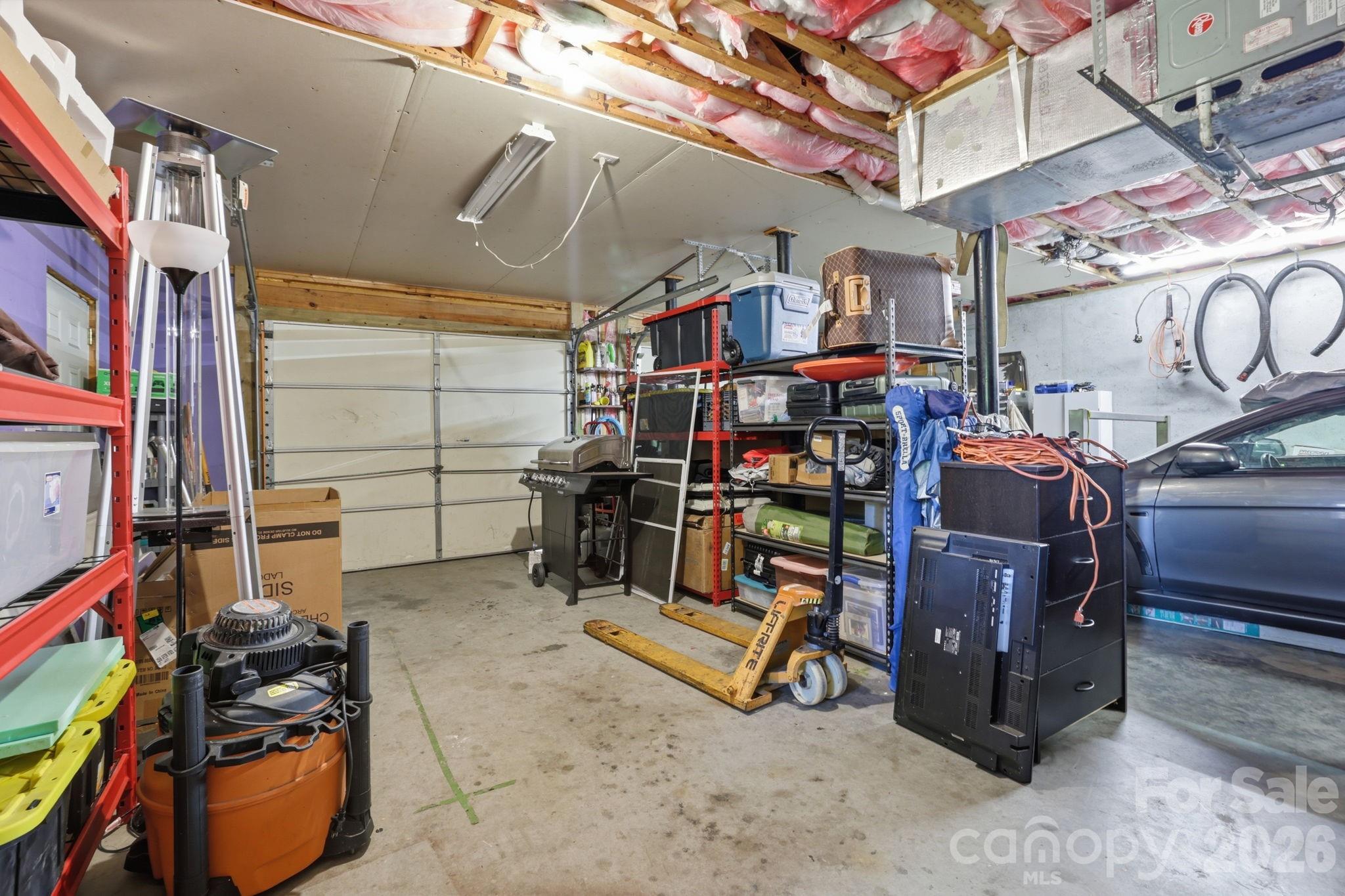 10 Country Road — Hendersonville