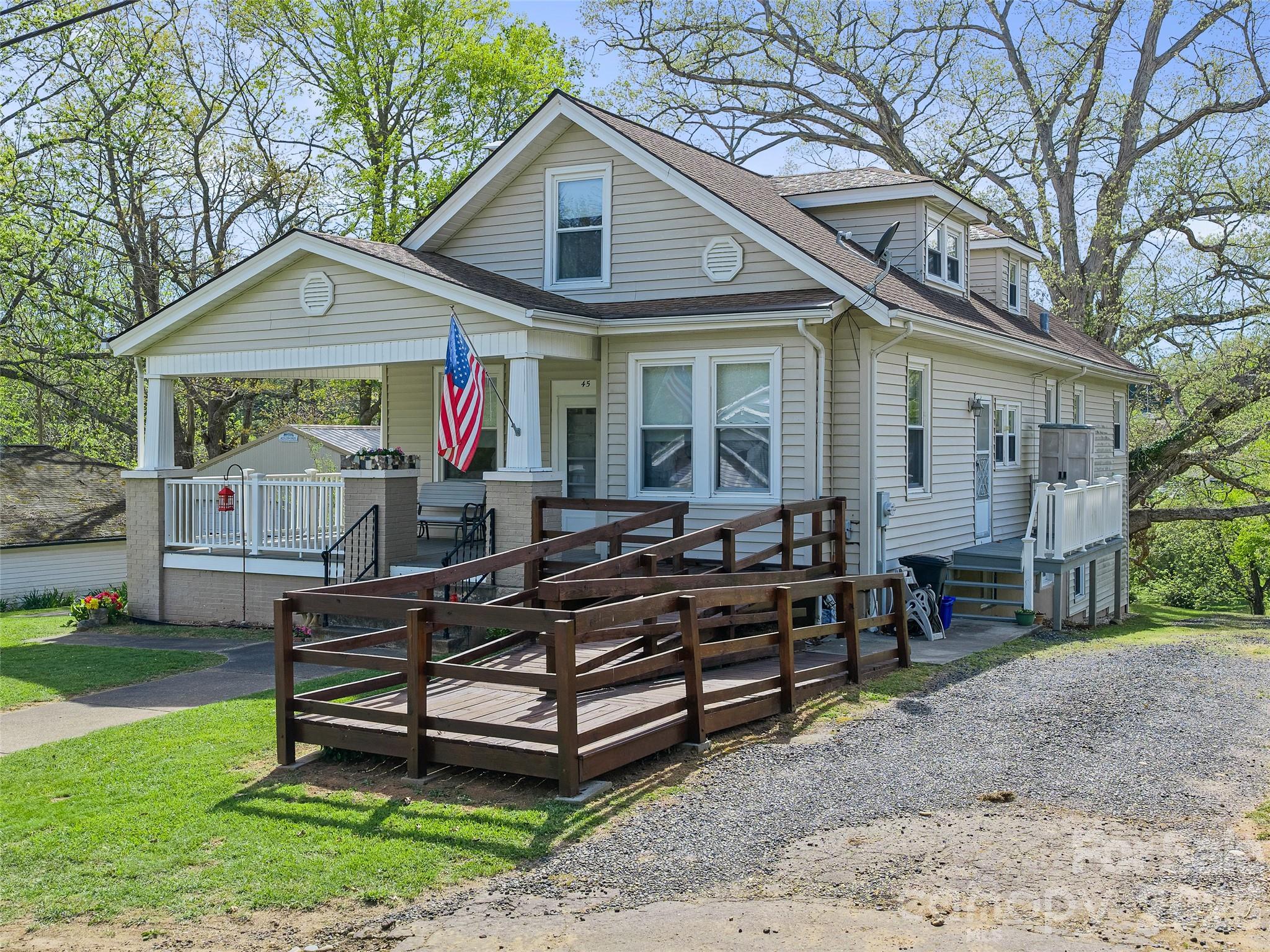 45 Summit Street — Burnsville