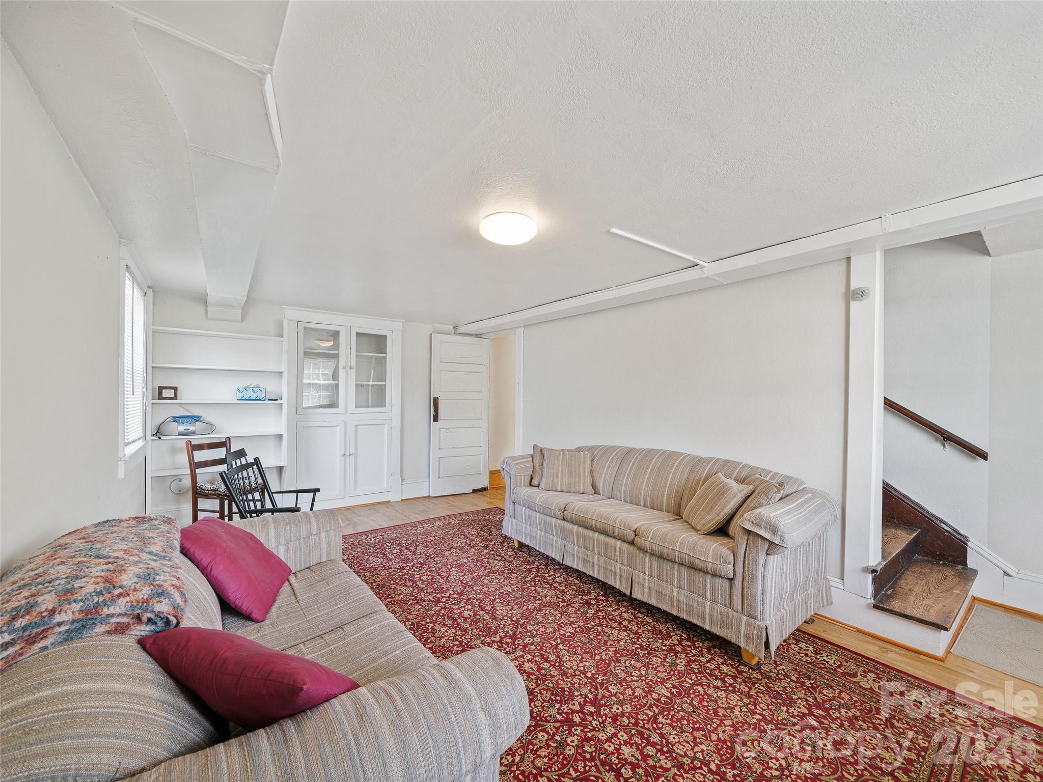 45 Summit Street — Burnsville