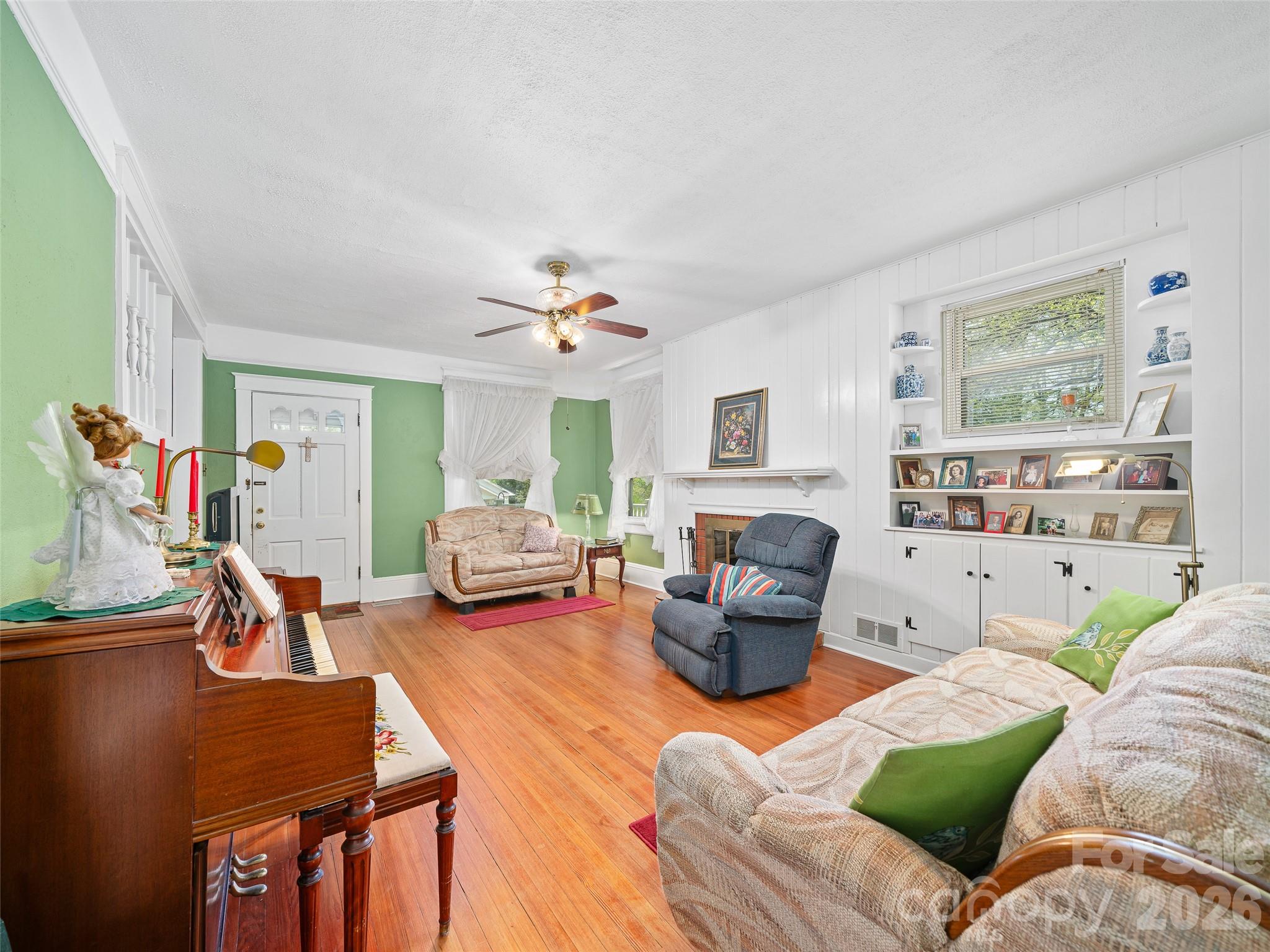 45 Summit Street — Burnsville