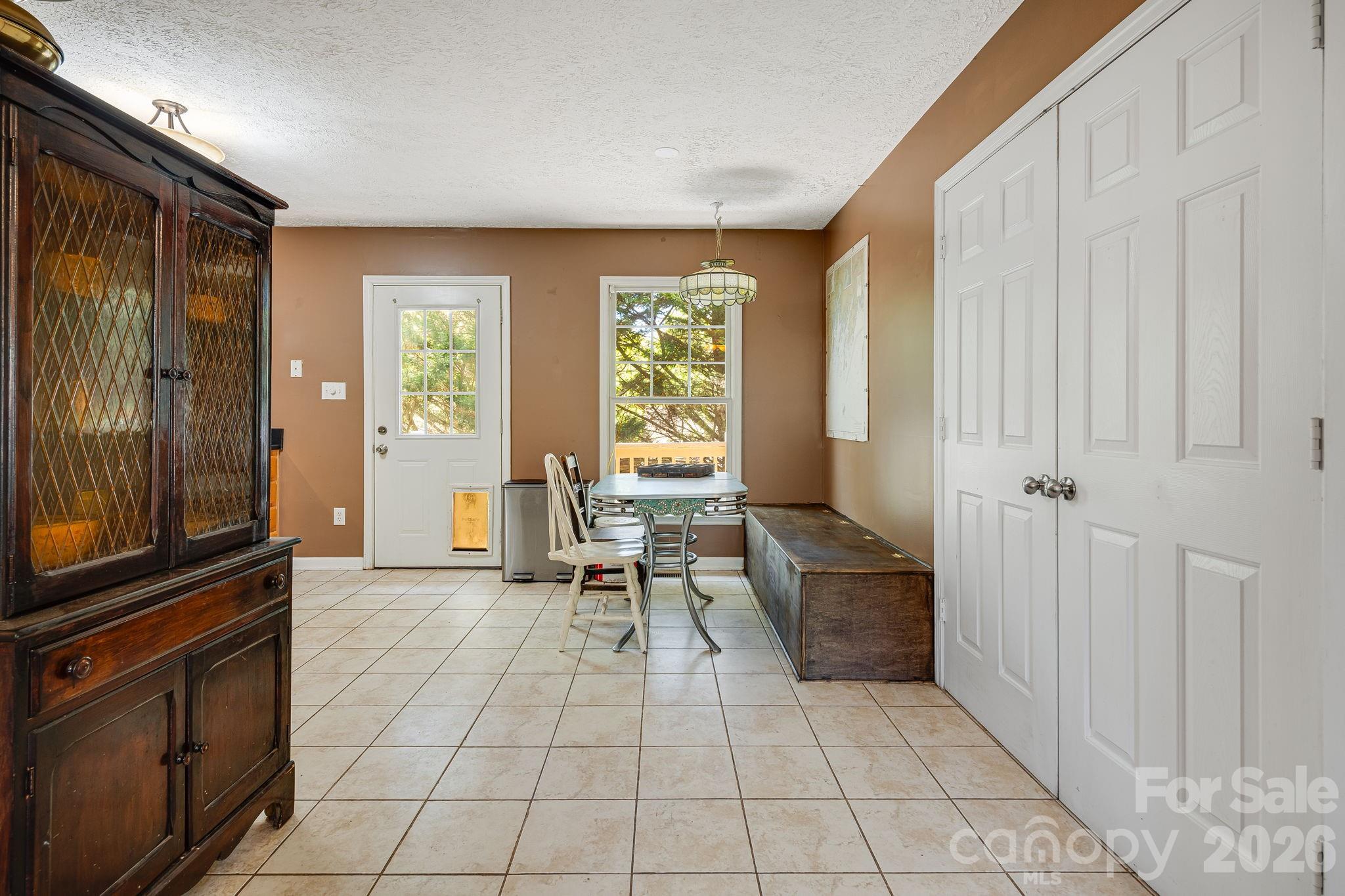 218 Appalachian Way — Asheville