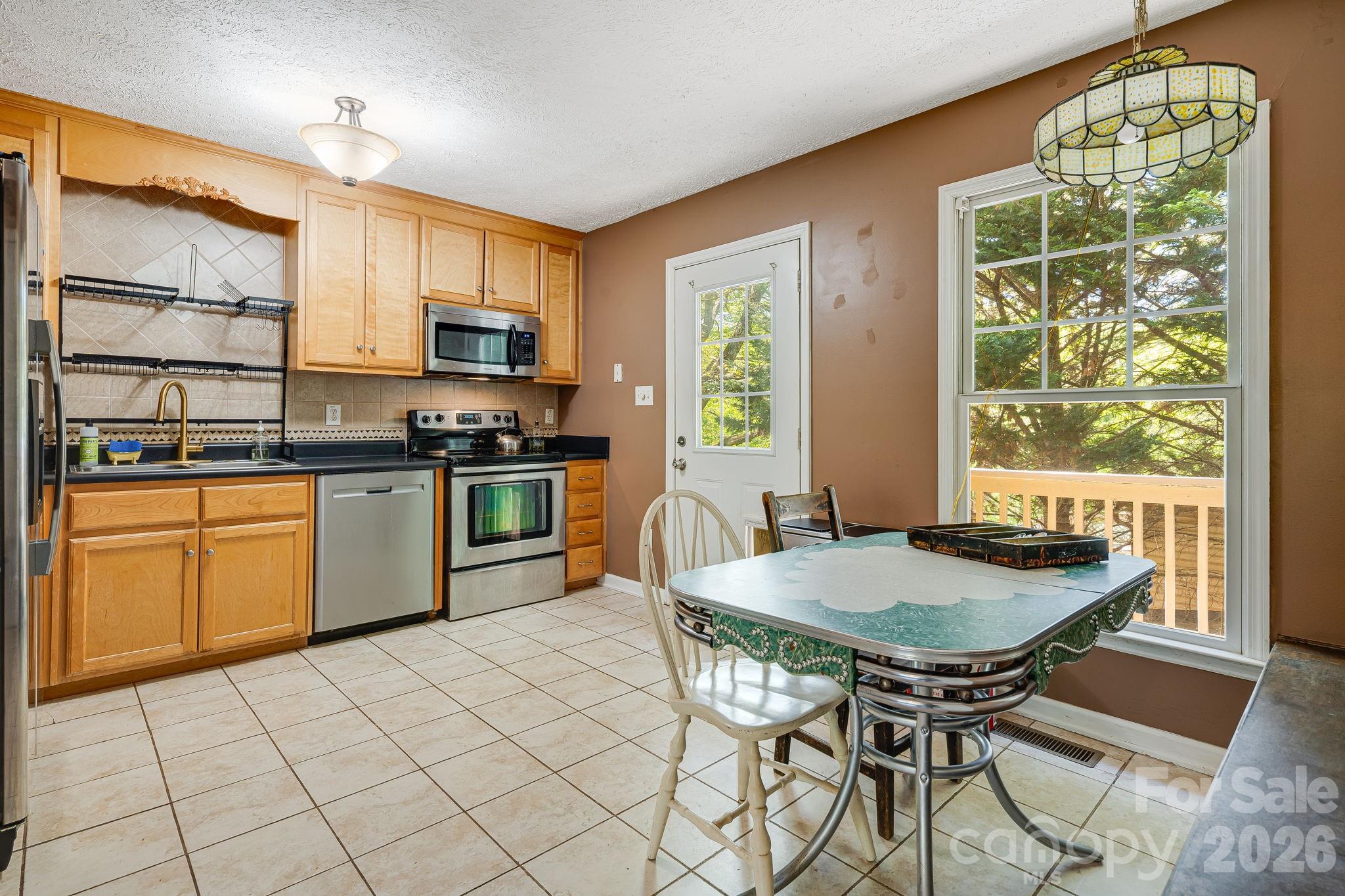 218 Appalachian Way — Asheville