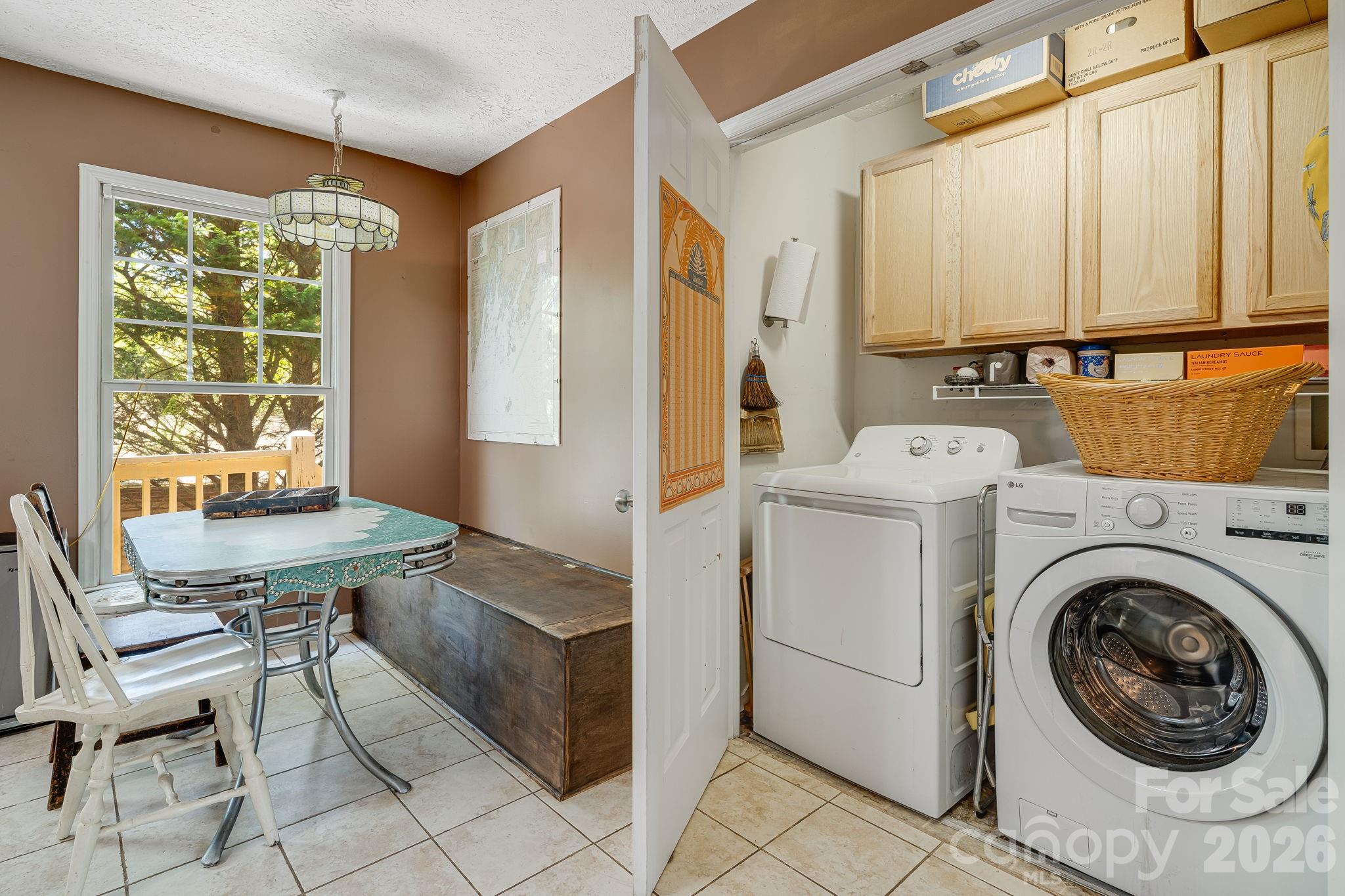 218 Appalachian Way — Asheville
