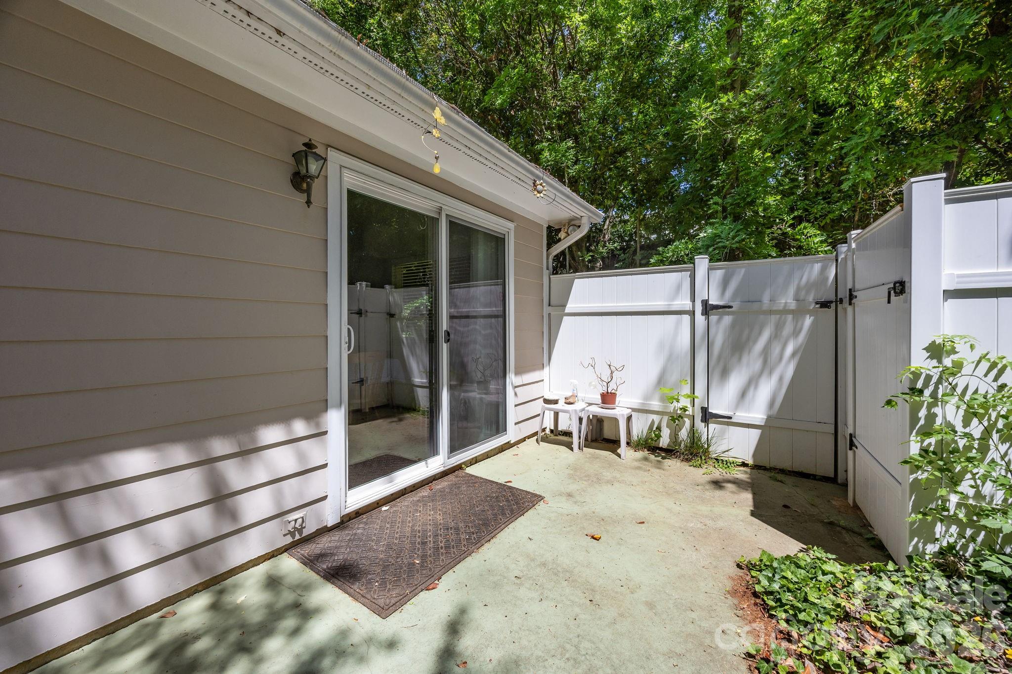 1057 Sardis Cove Drive — Charlotte