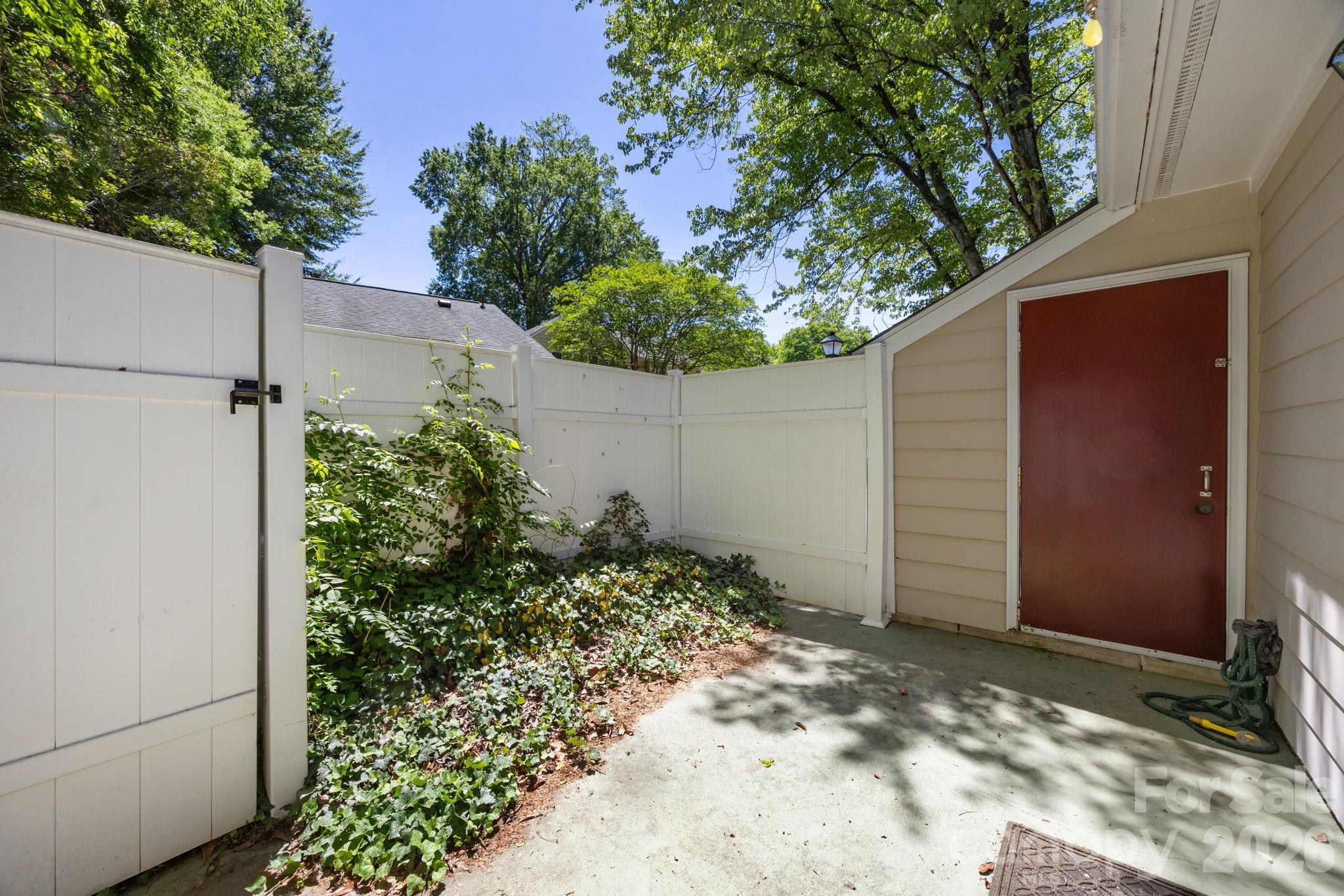 1057 Sardis Cove Drive — Charlotte