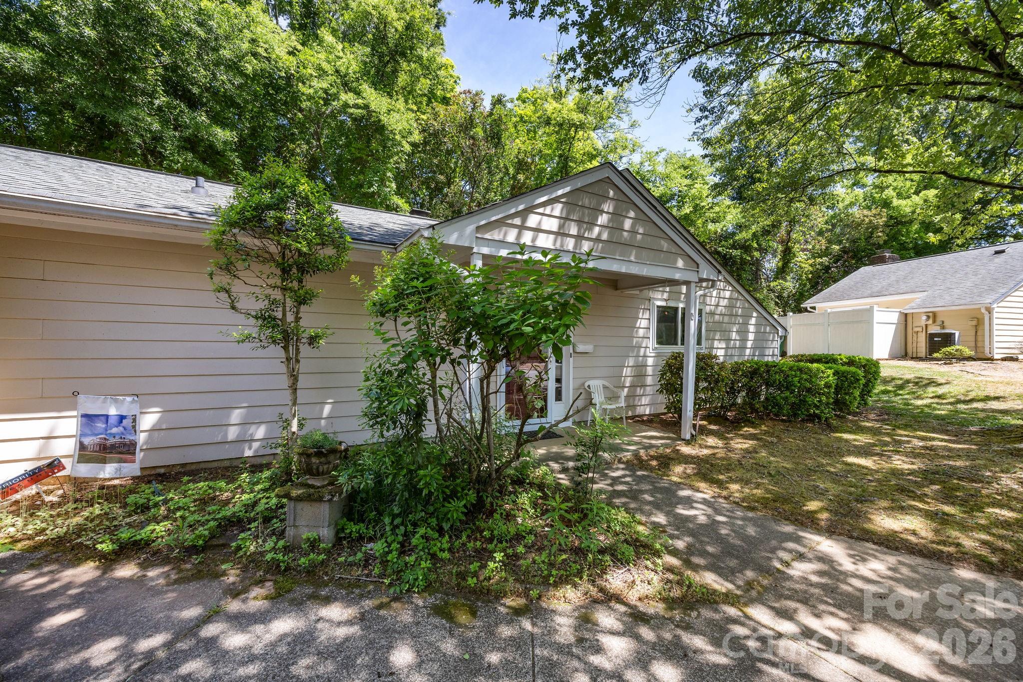 1057 Sardis Cove Drive — Charlotte