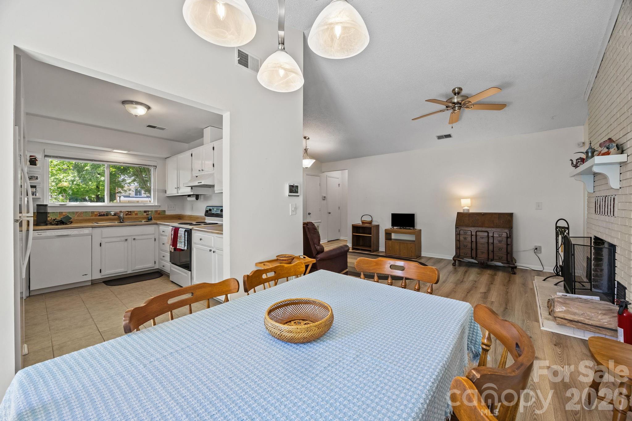 1057 Sardis Cove Drive — Charlotte