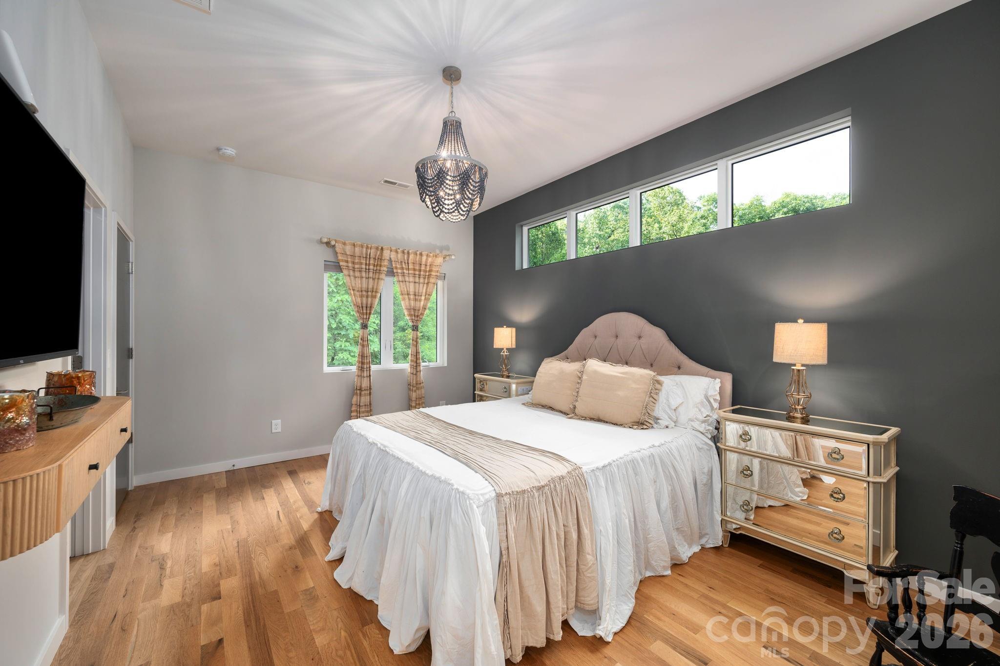 559 Shining Rock Path — Horse Shoe