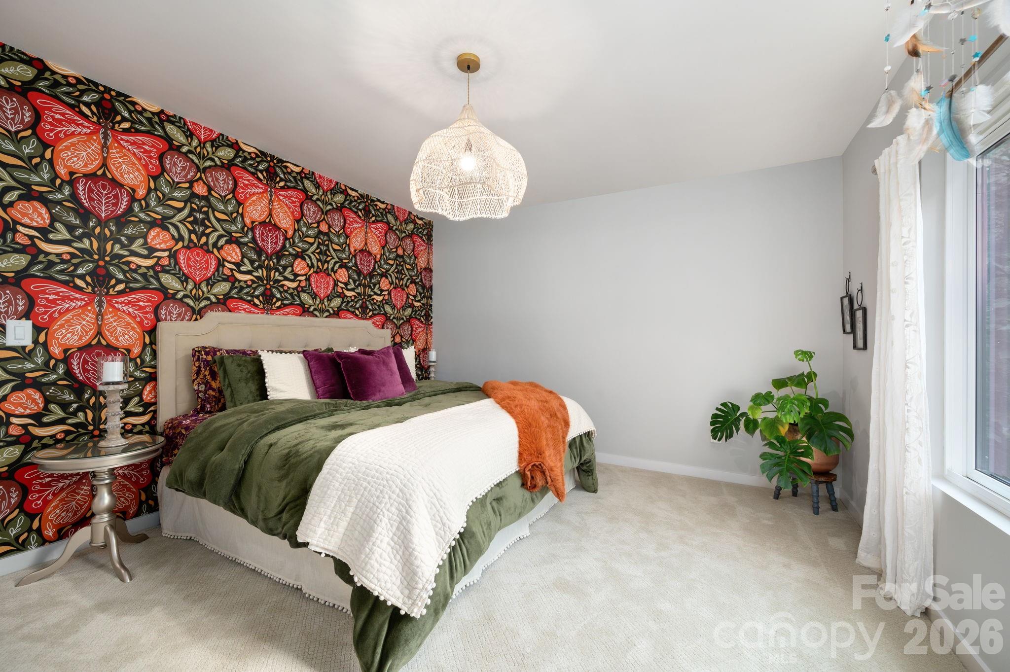 559 Shining Rock Path — Horse Shoe