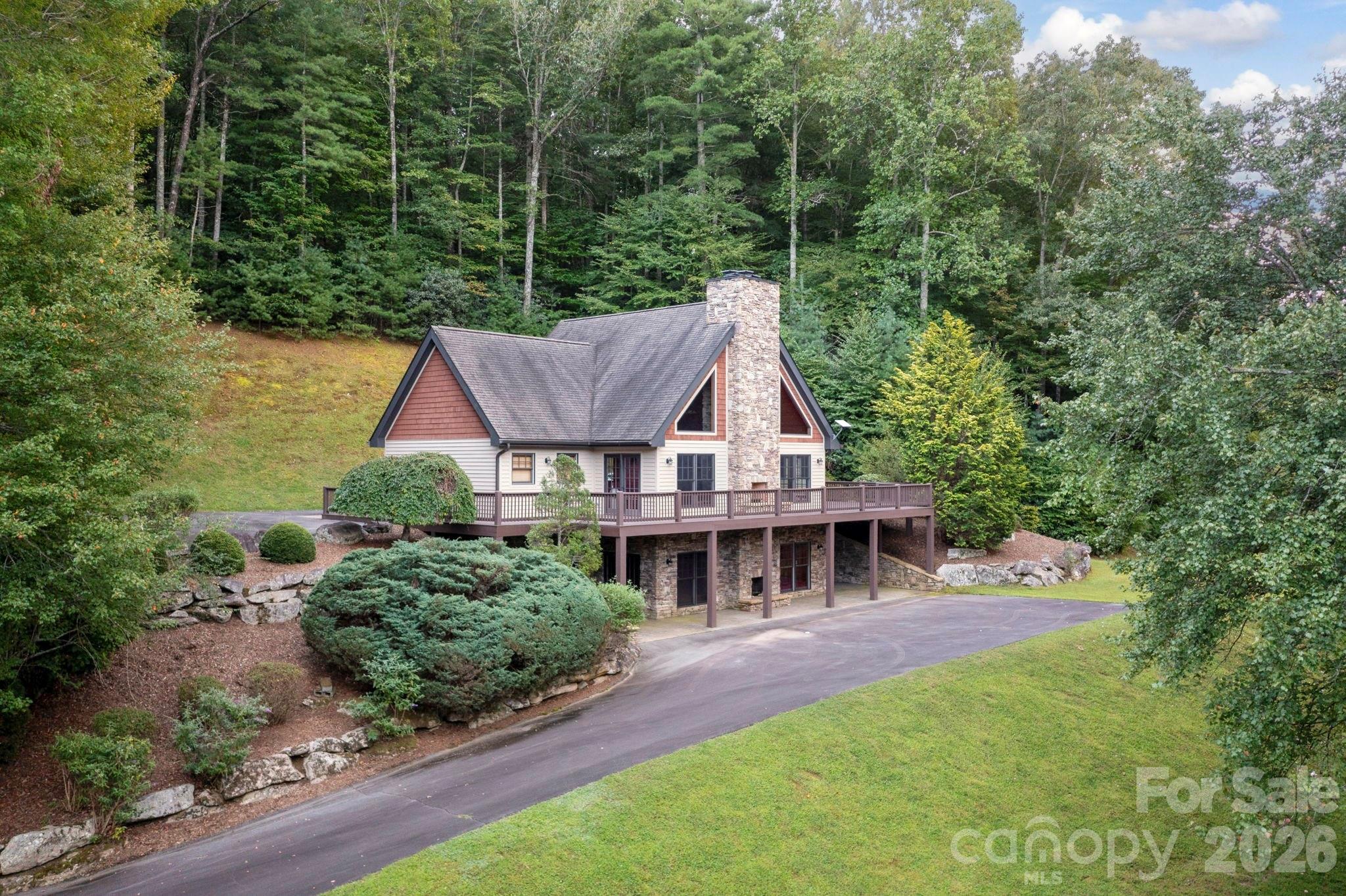 559 Shining Rock Path — Horse Shoe