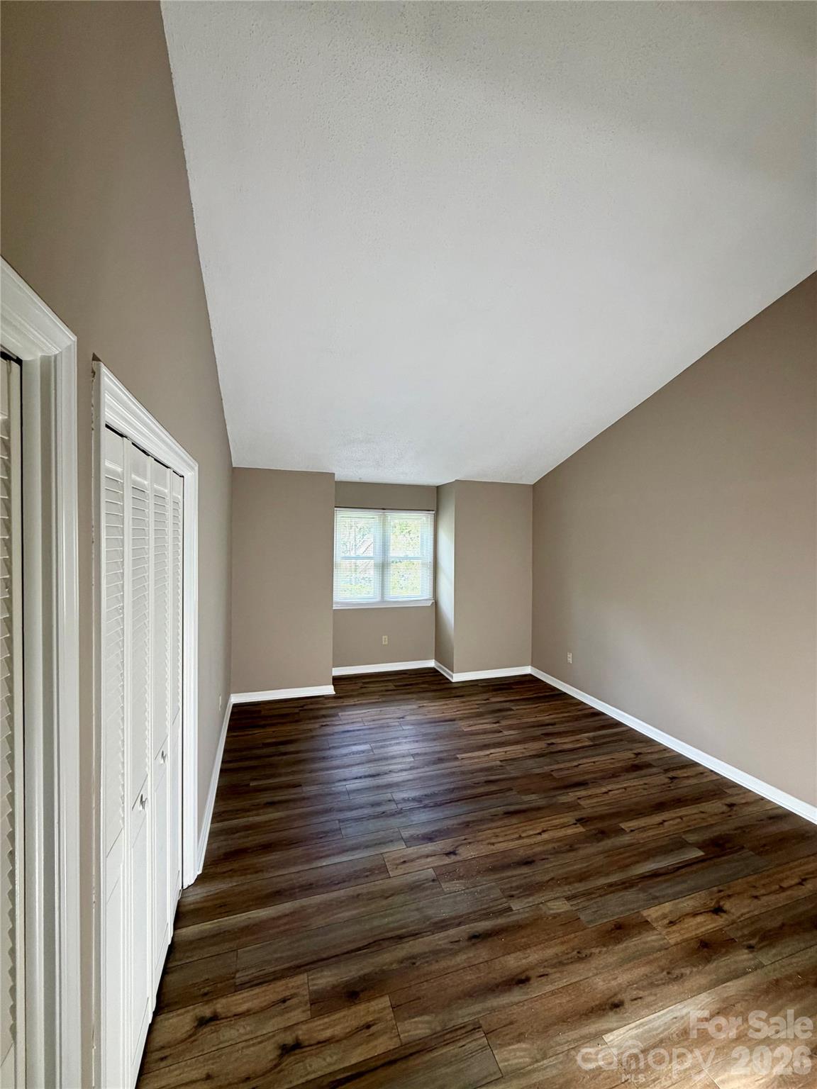 8 Creekside Lane — Asheville