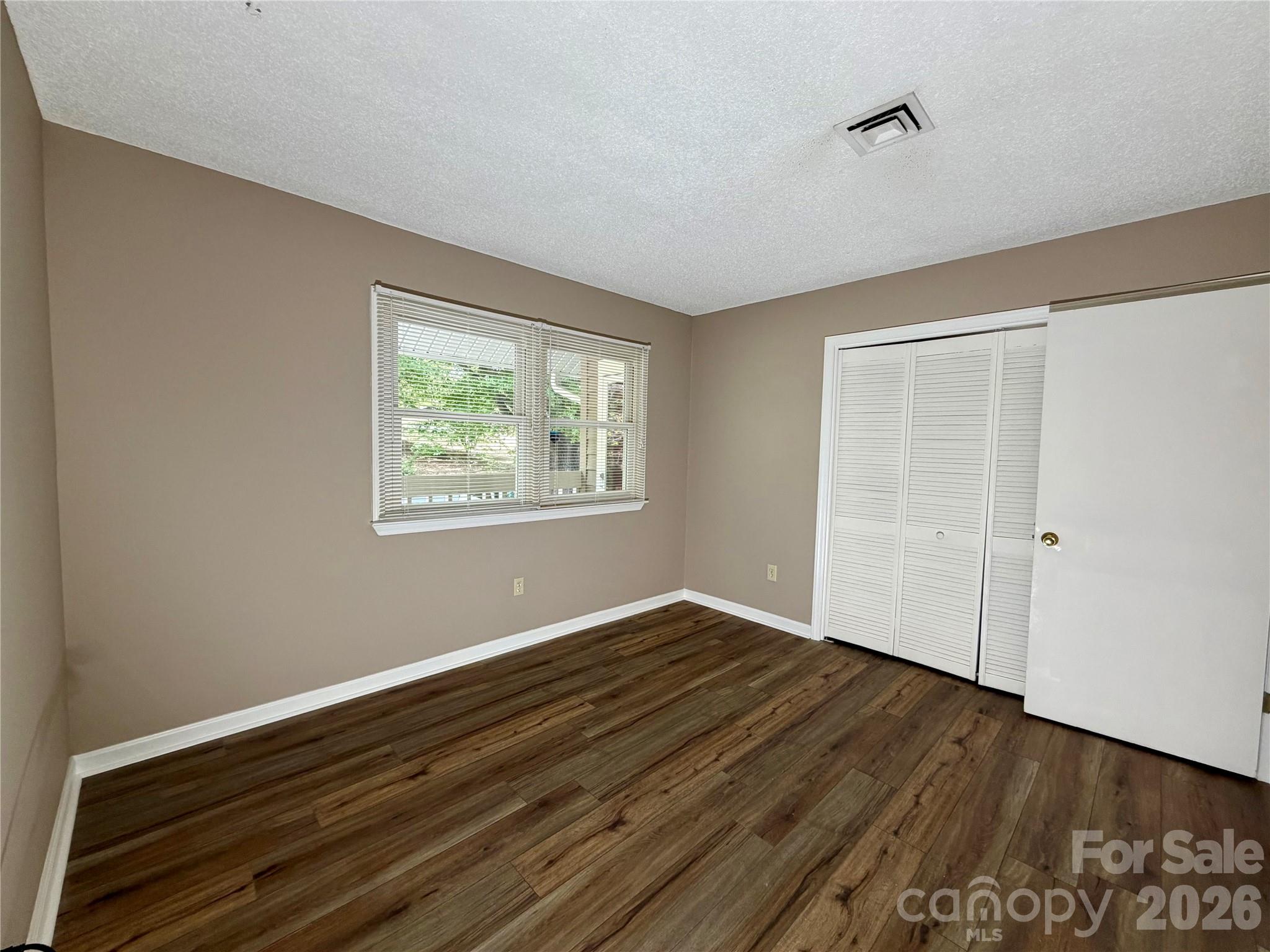 8 Creekside Lane — Asheville