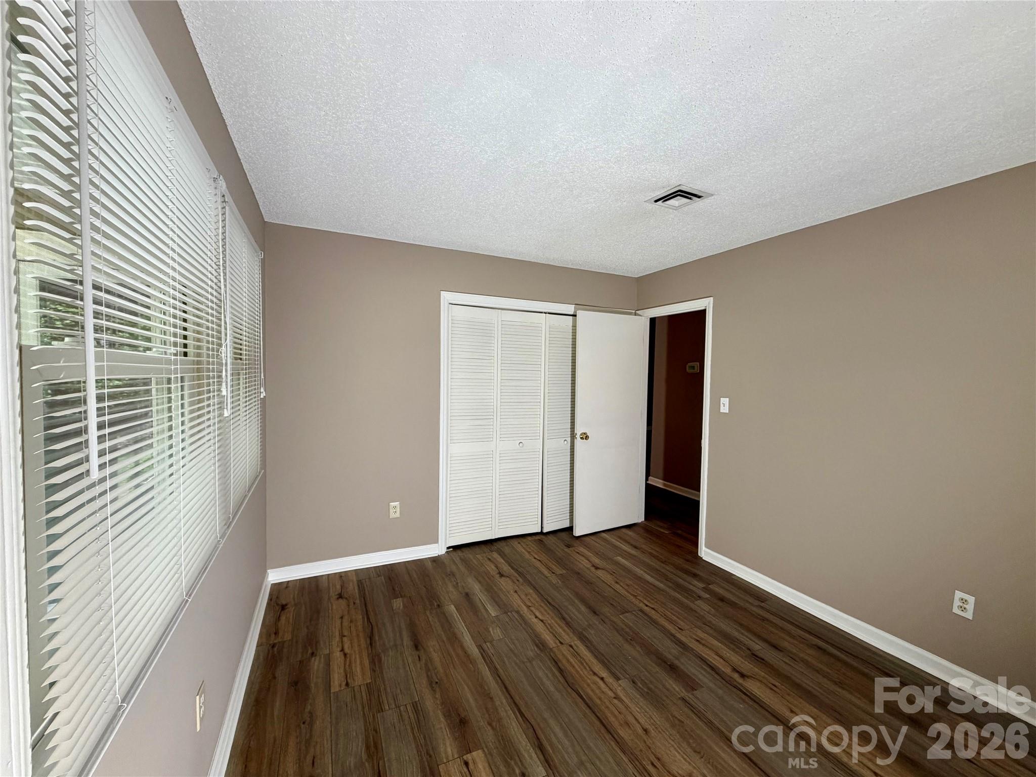 8 Creekside Lane — Asheville