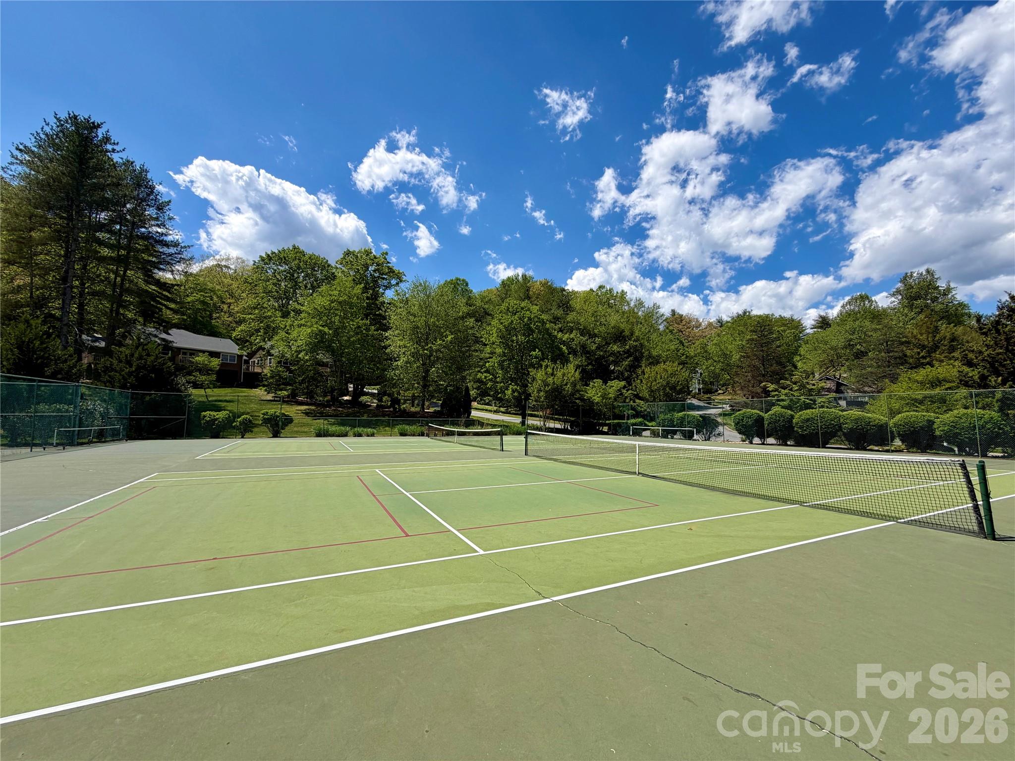 8 Creekside Lane — Asheville