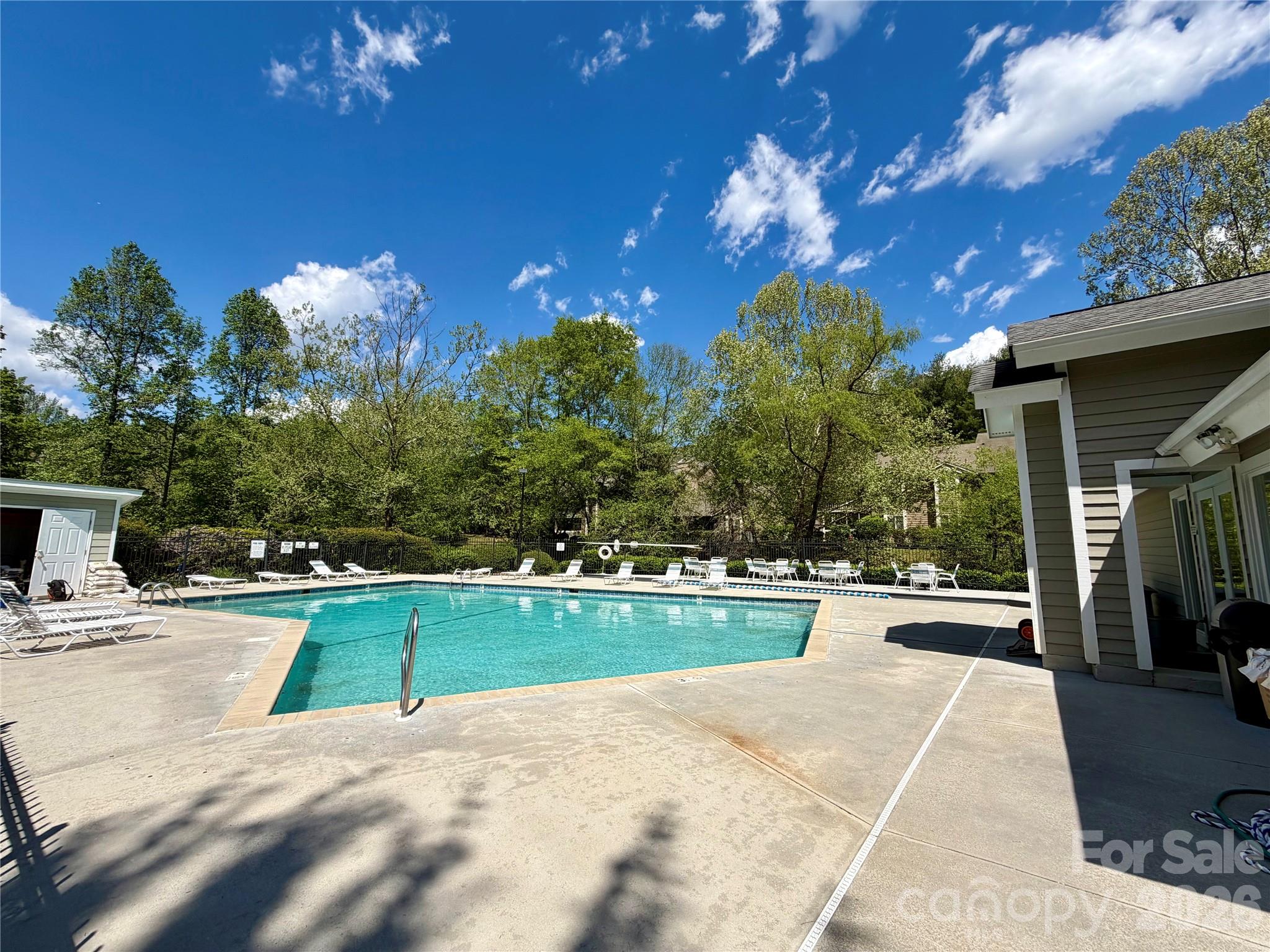 8 Creekside Lane — Asheville