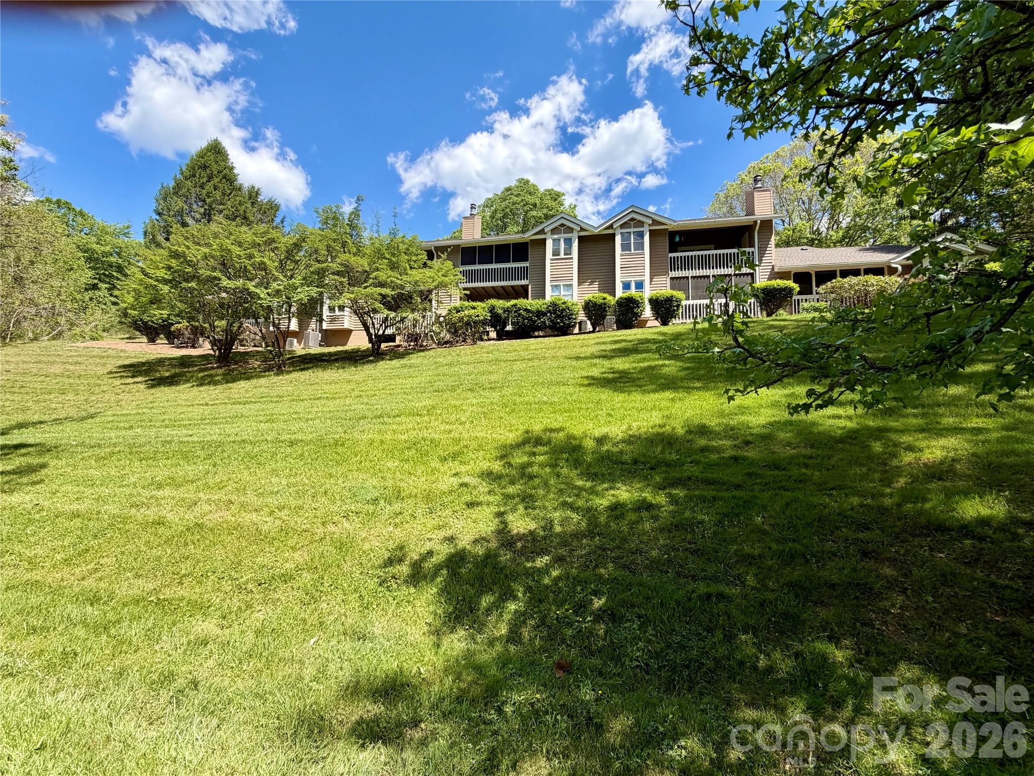 8 Creekside Lane — Asheville