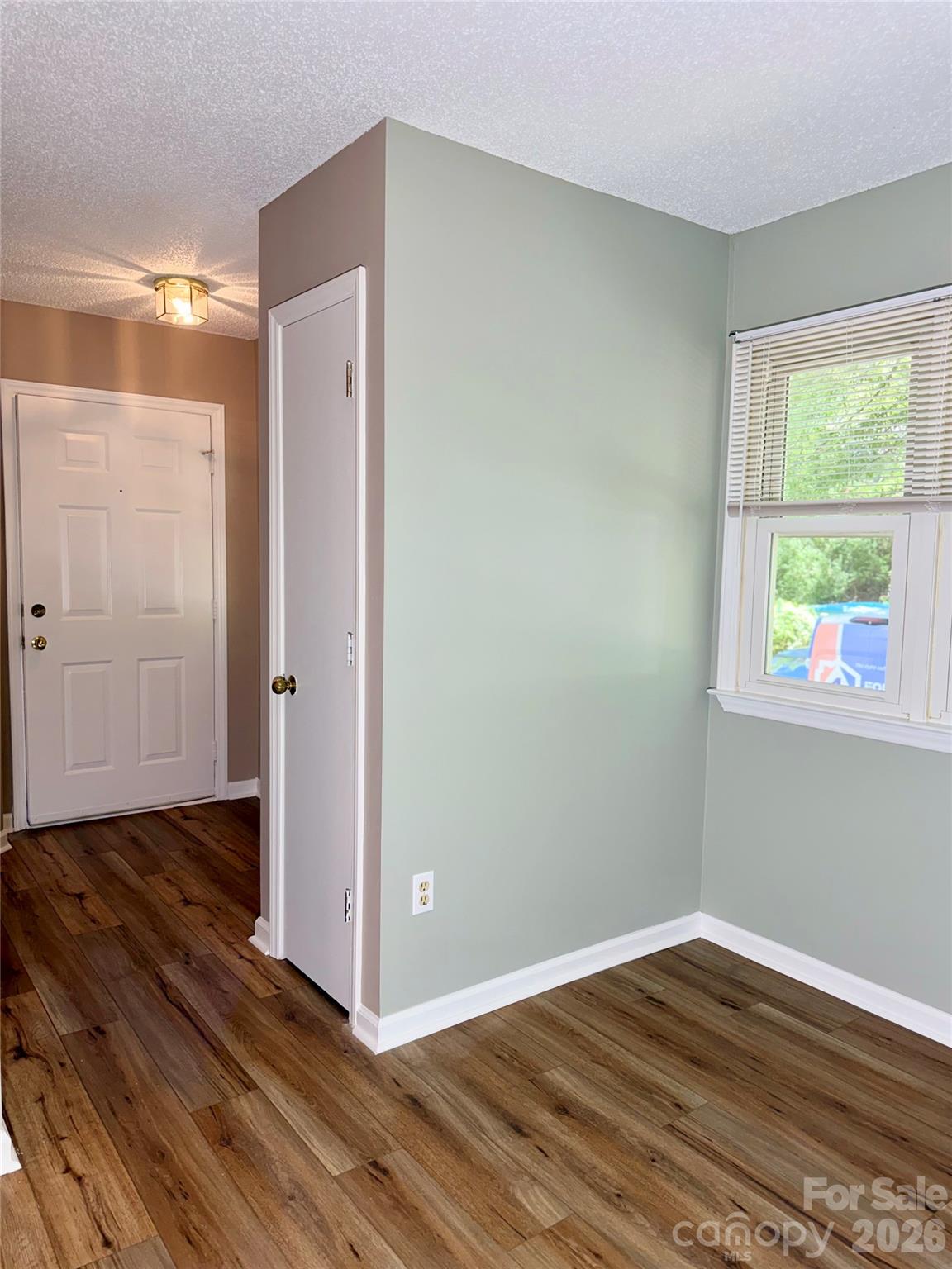 8 Creekside Lane — Asheville