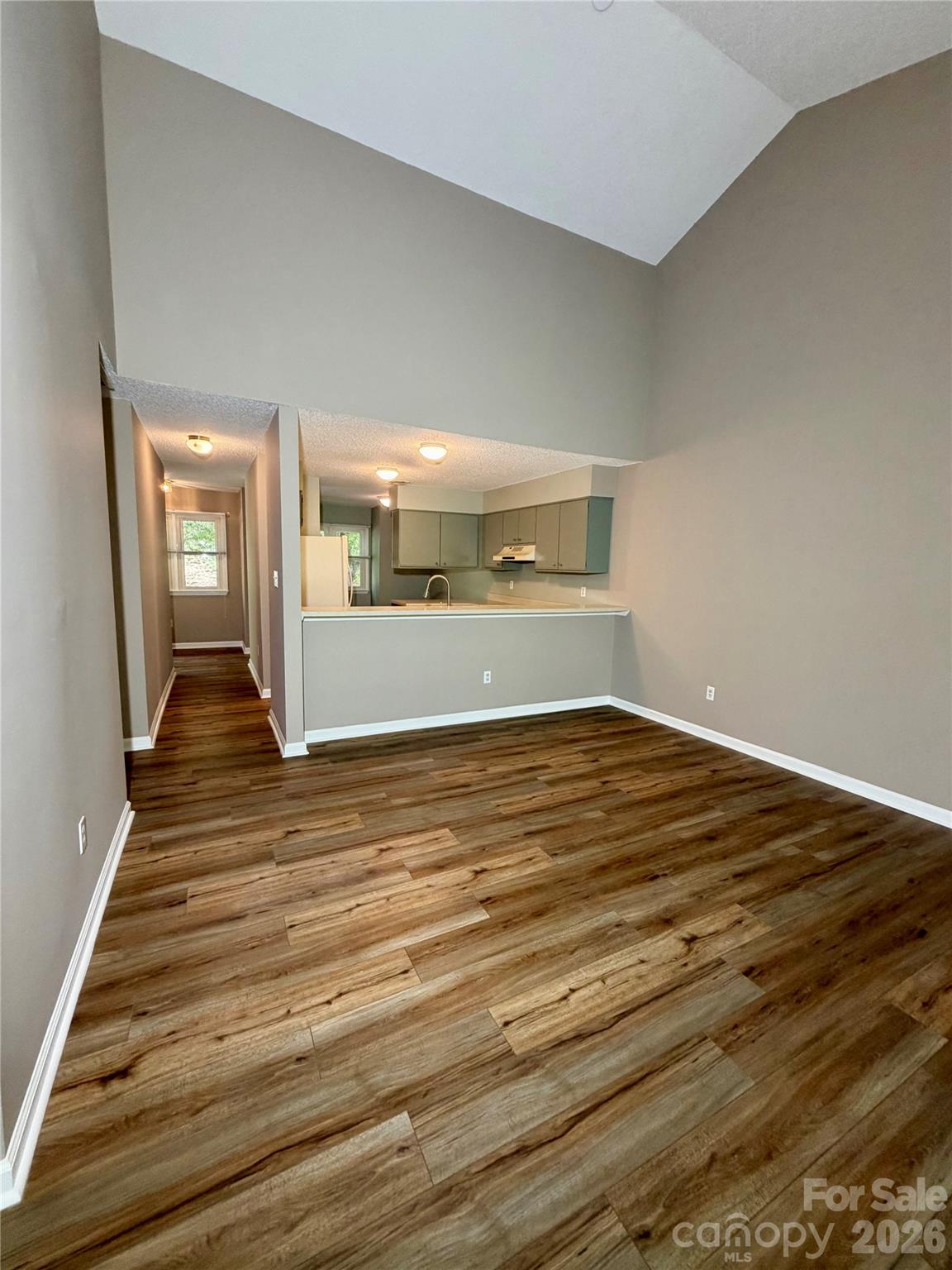 8 Creekside Lane — Asheville