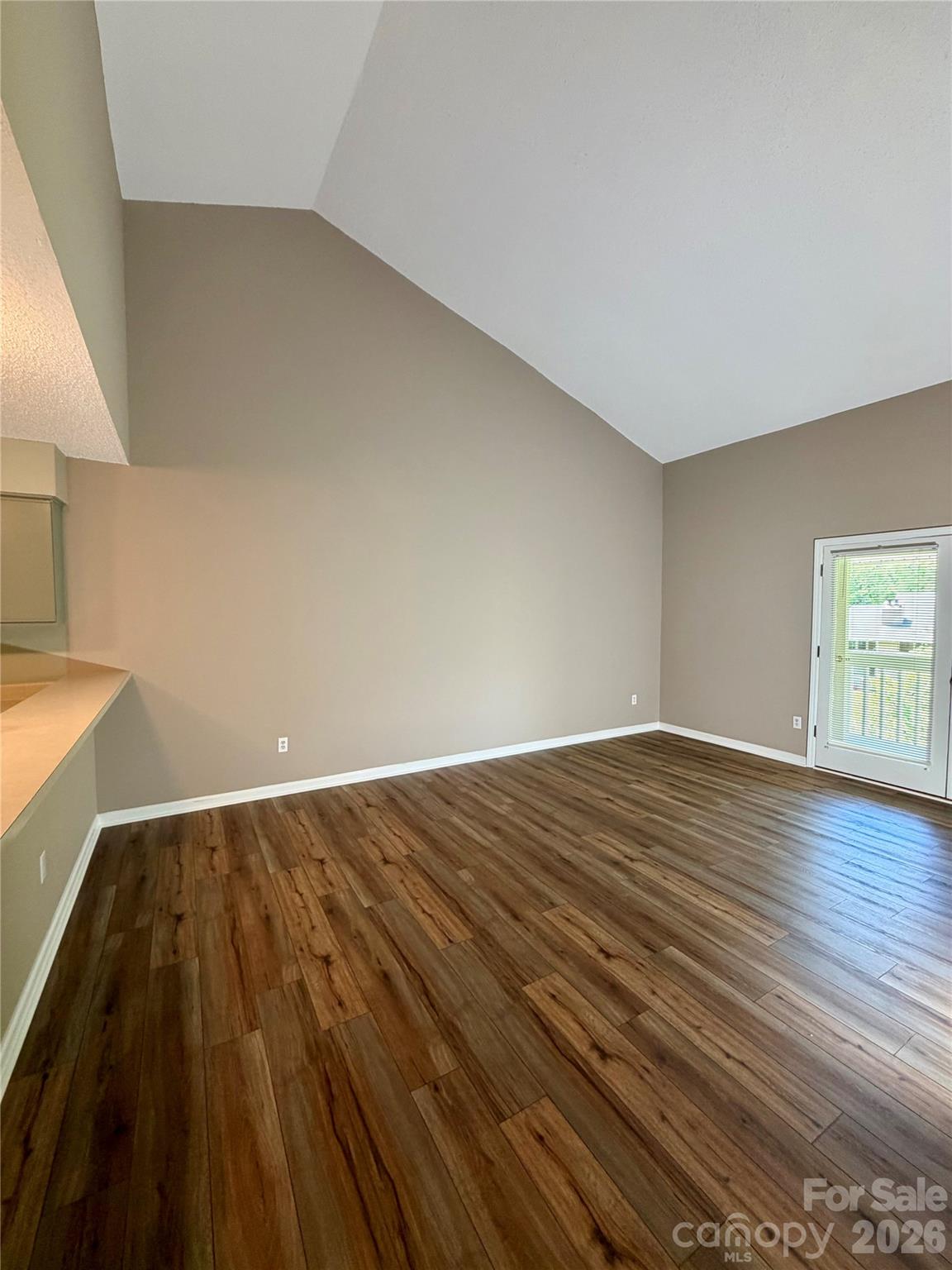 8 Creekside Lane — Asheville