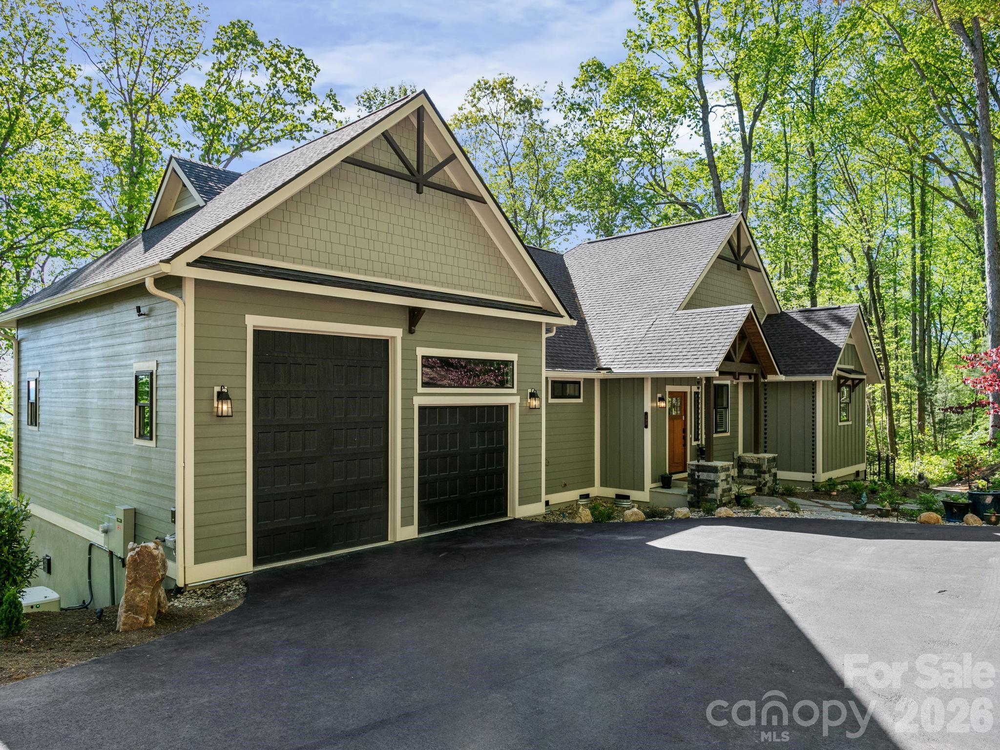 199 Garnet Way — Hendersonville