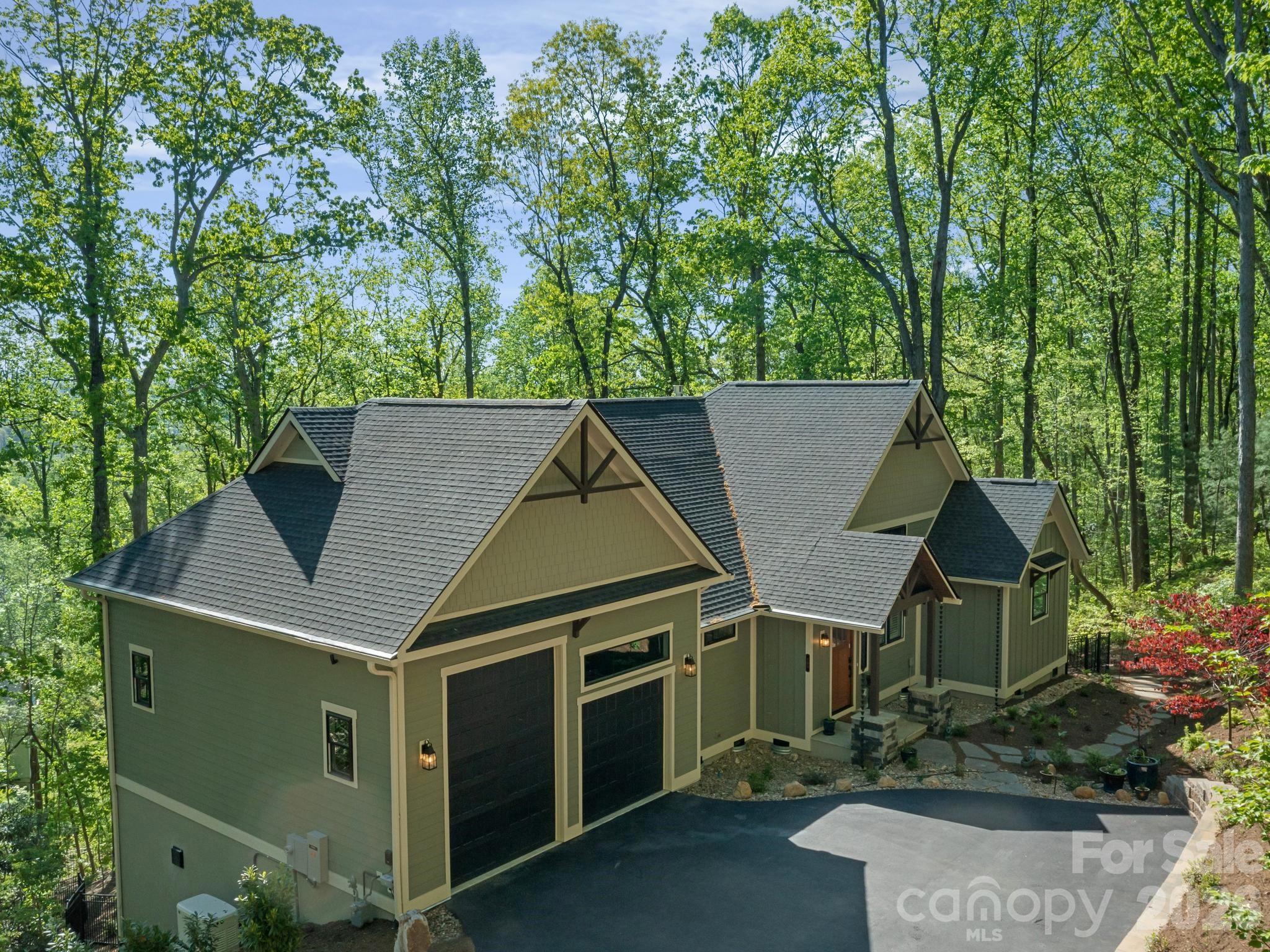 199 Garnet Way — Hendersonville