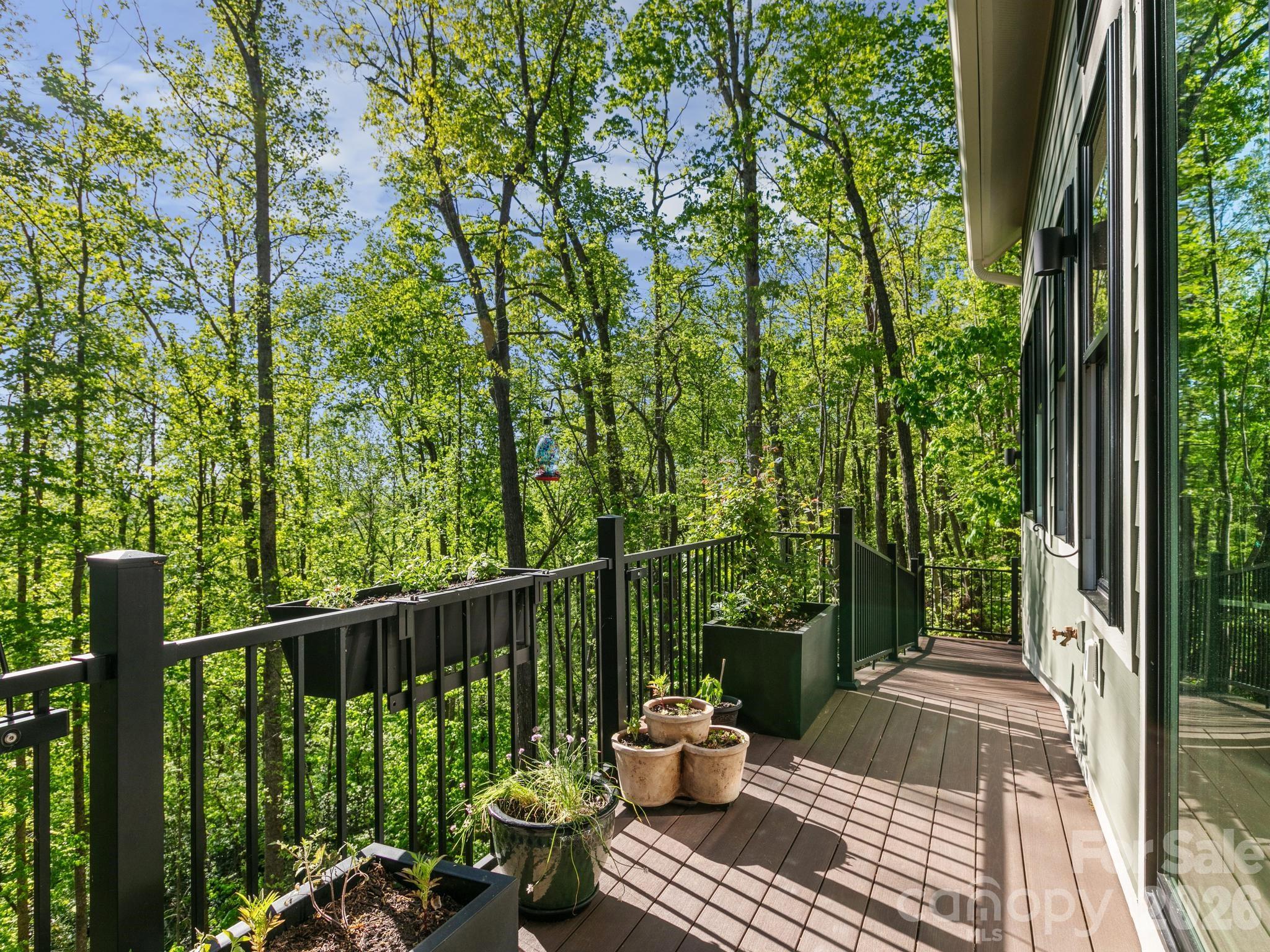 199 Garnet Way — Hendersonville