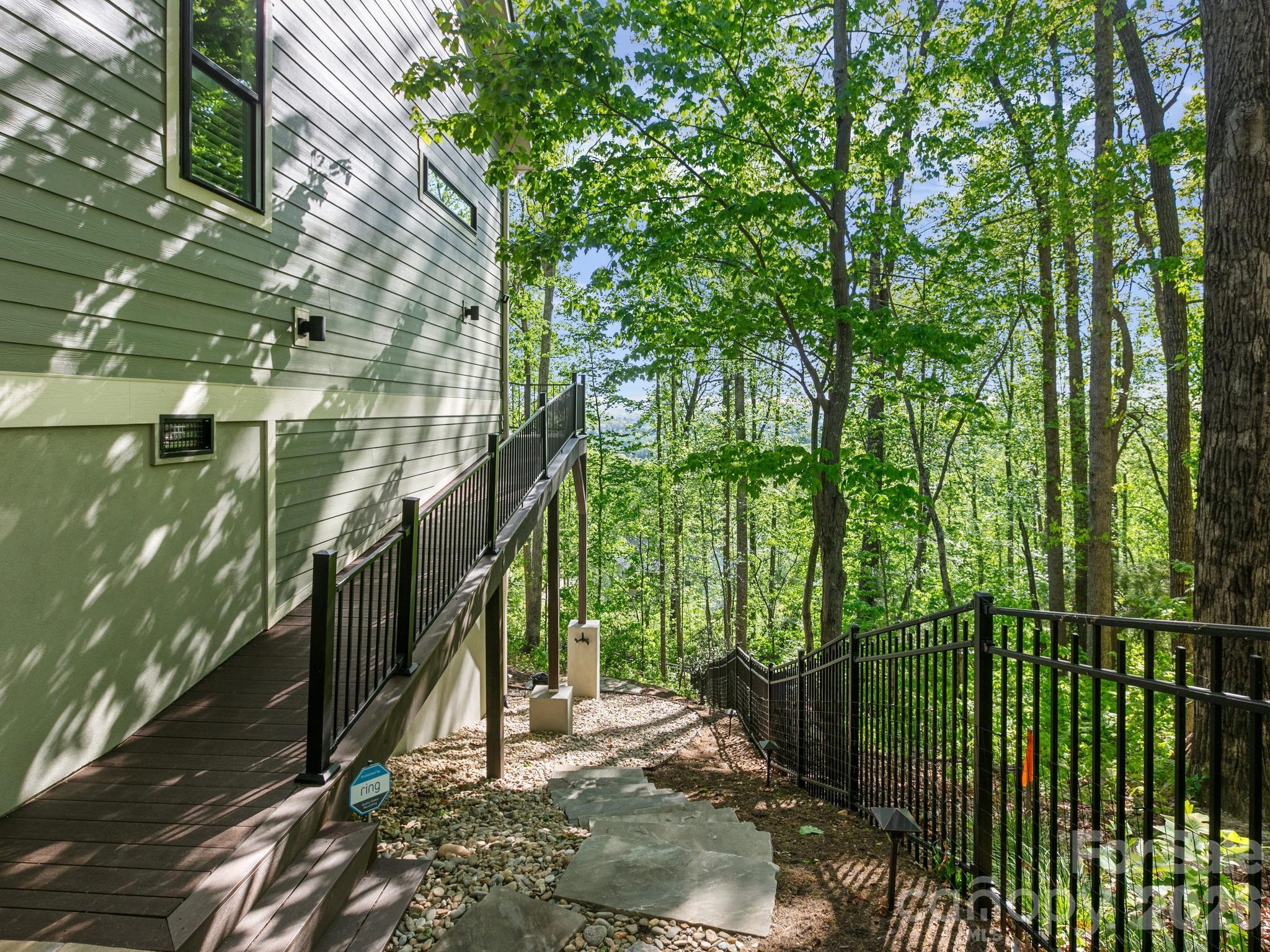 199 Garnet Way — Hendersonville