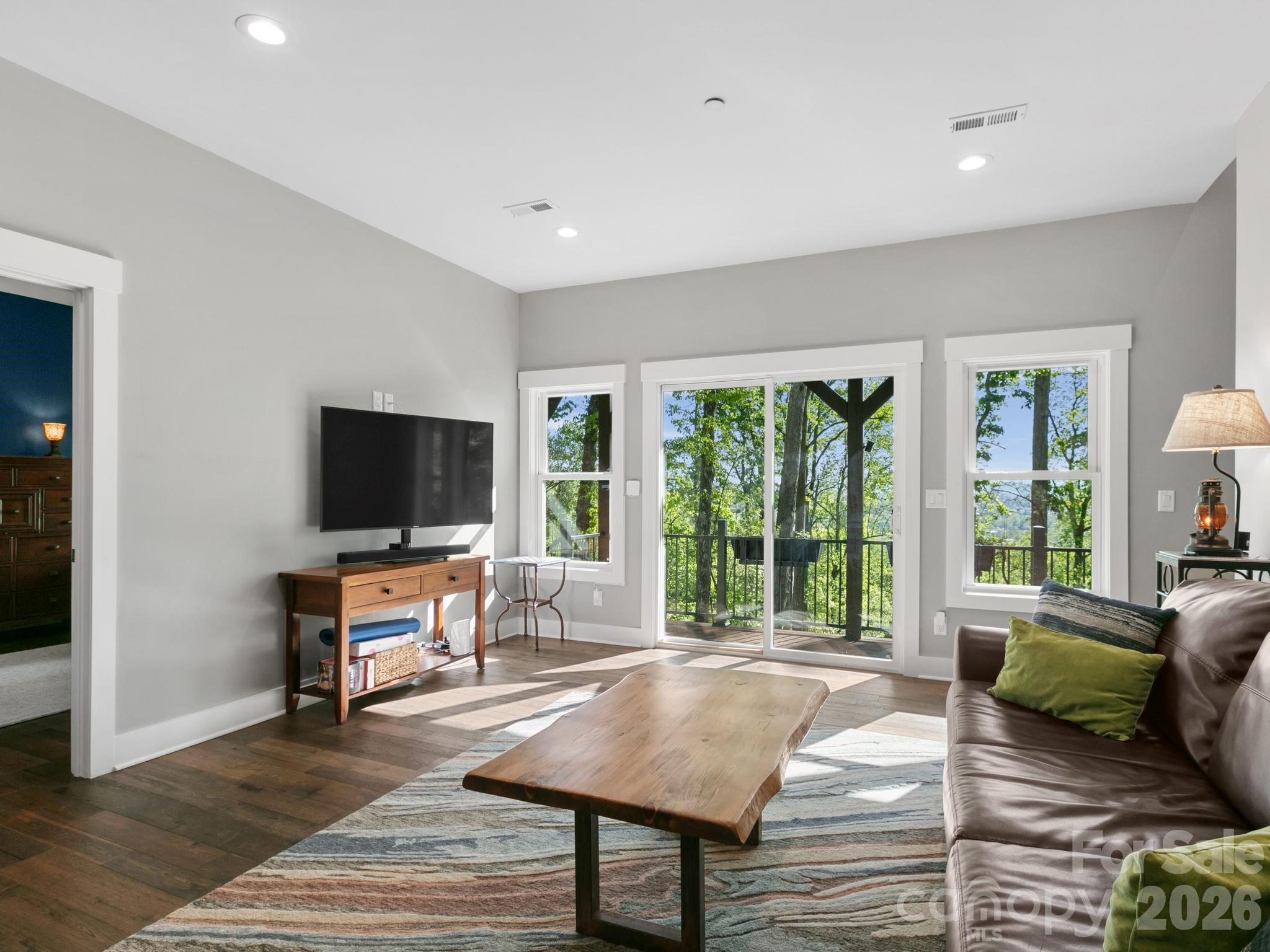 199 Garnet Way — Hendersonville