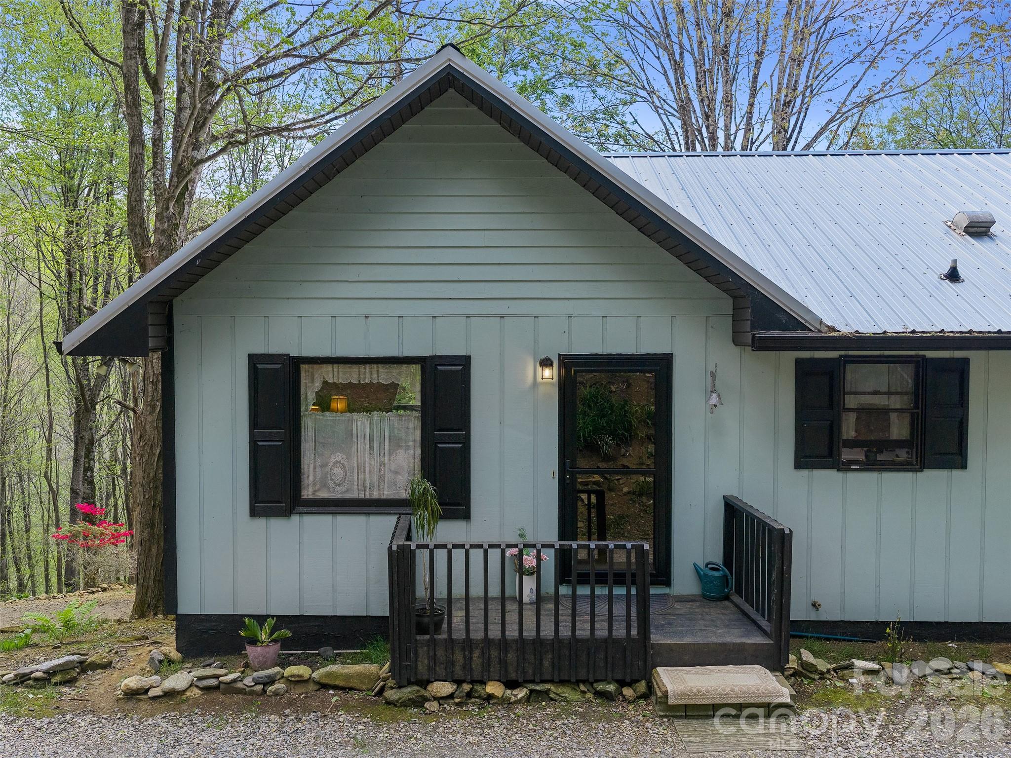 129 Kantagree Drive — Bakersville