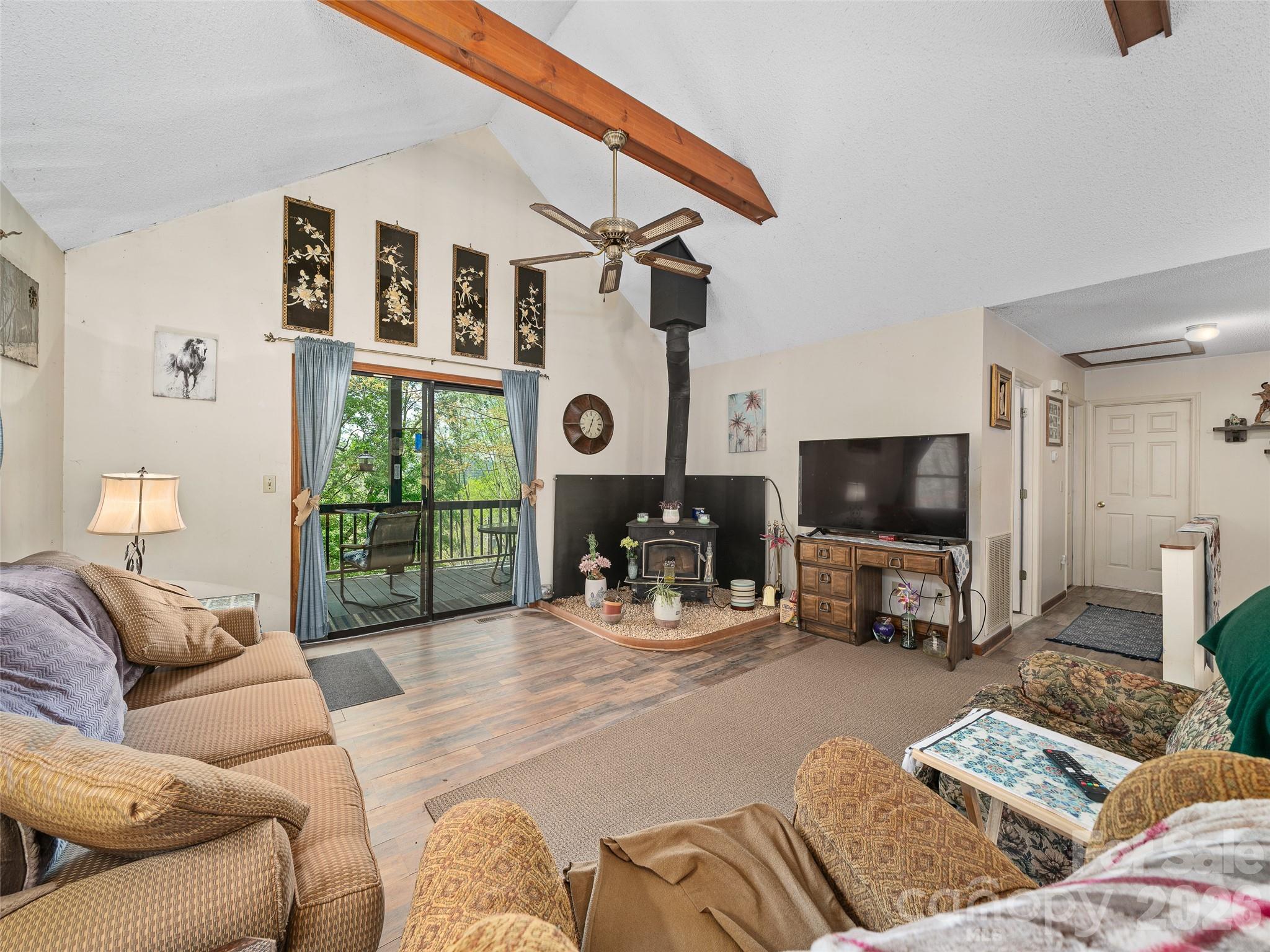 129 Kantagree Drive — Bakersville