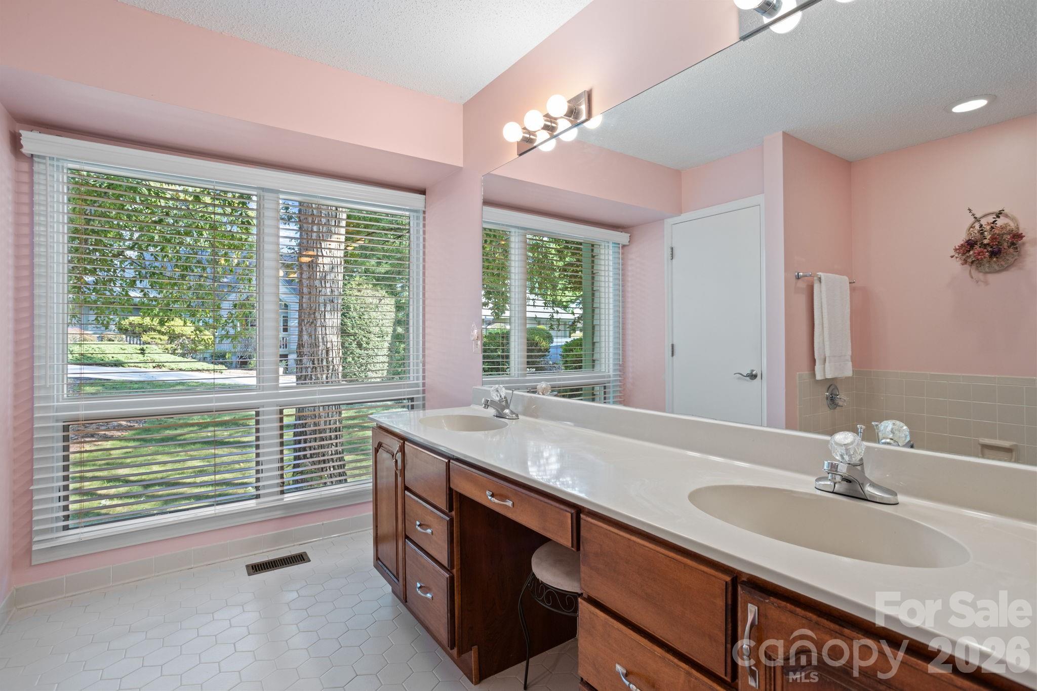128 Forest View Drive — Flat Rock