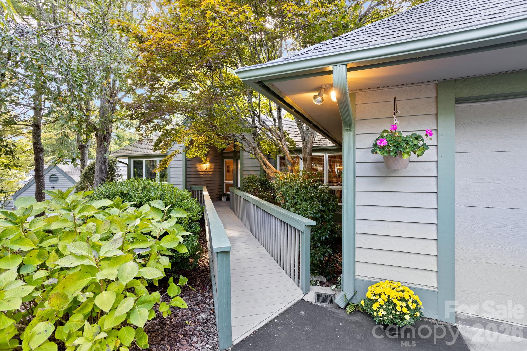 128 Forest View Drive — Flat Rock