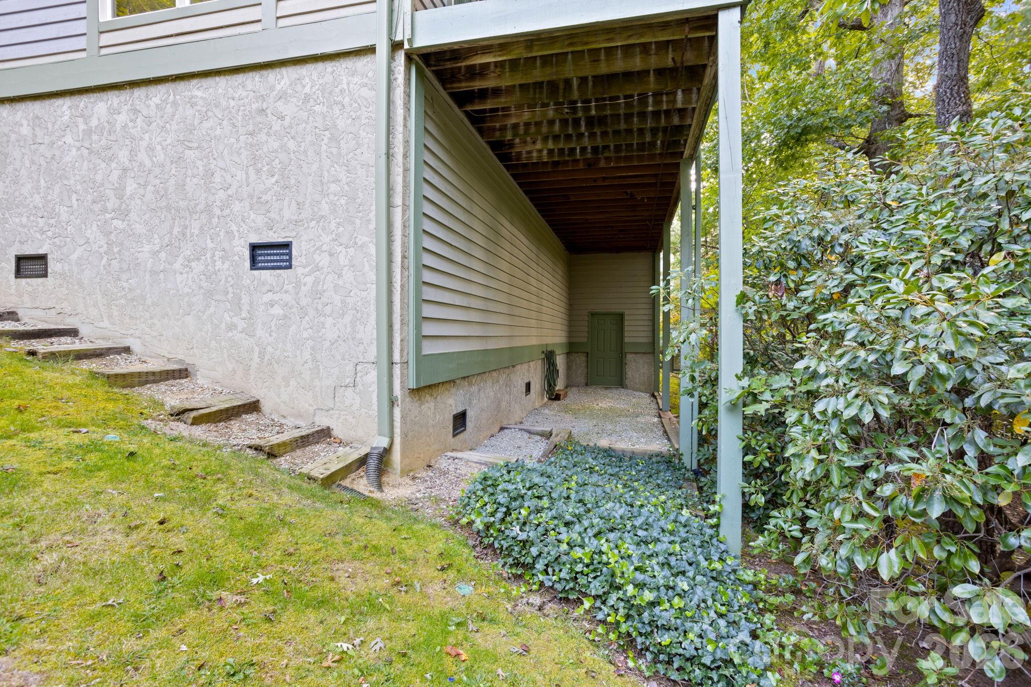 128 Forest View Drive — Flat Rock