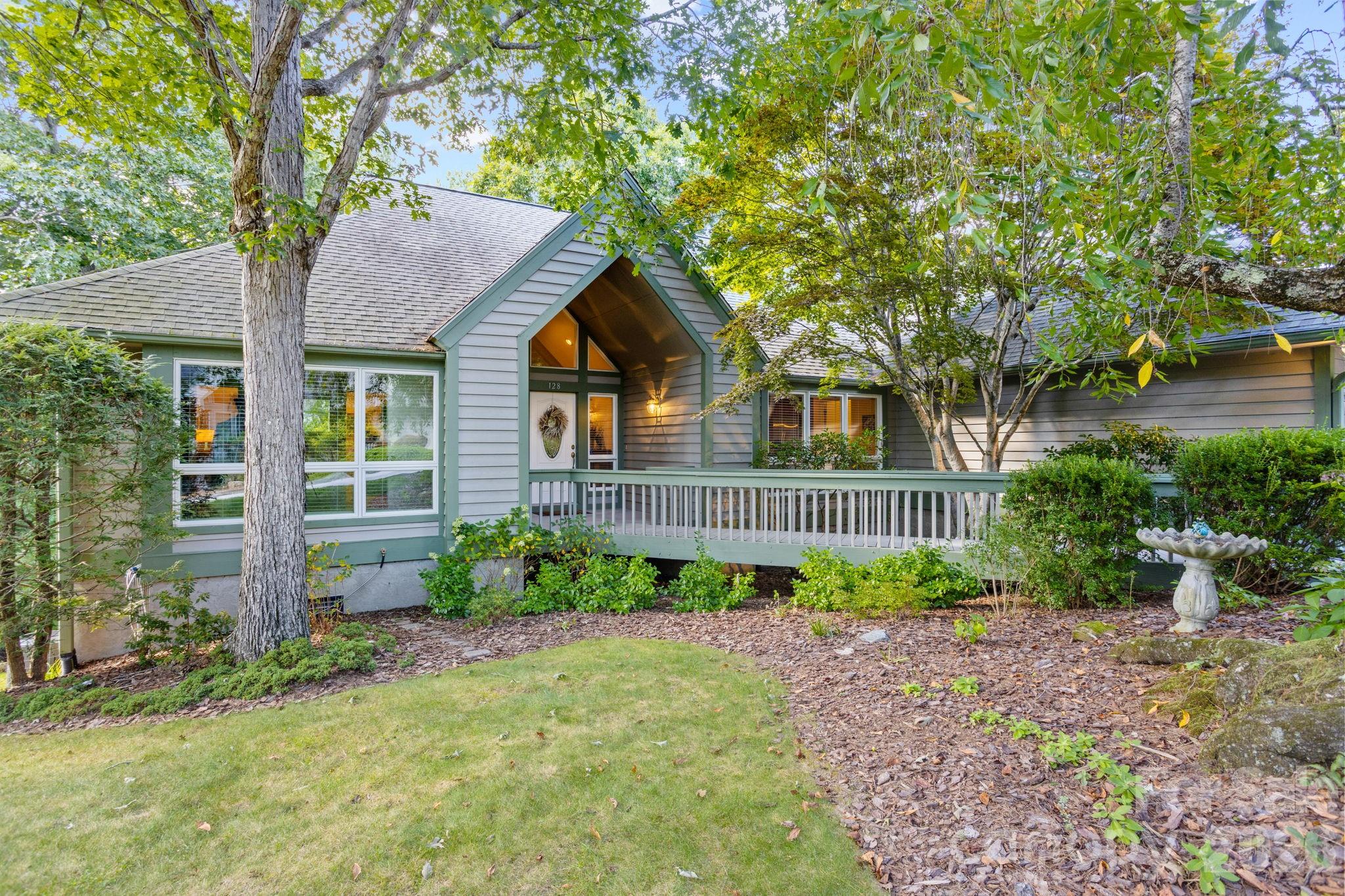 128 Forest View Drive — Flat Rock