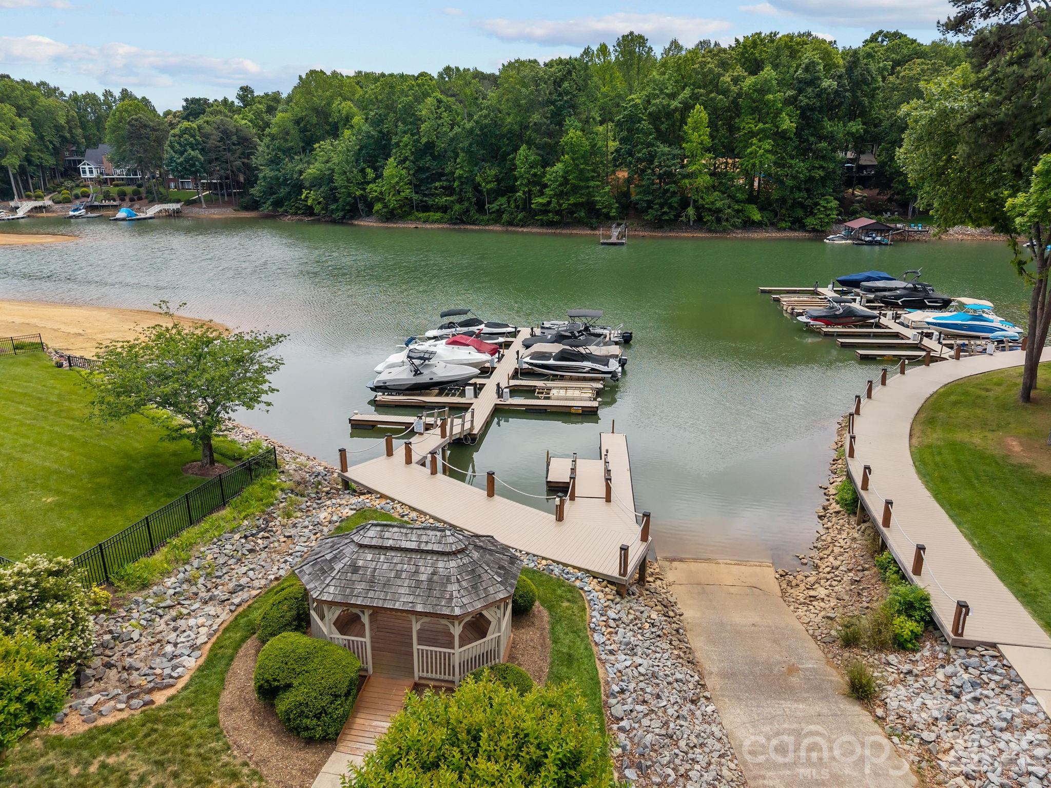 137 Paseo Drive — Mooresville