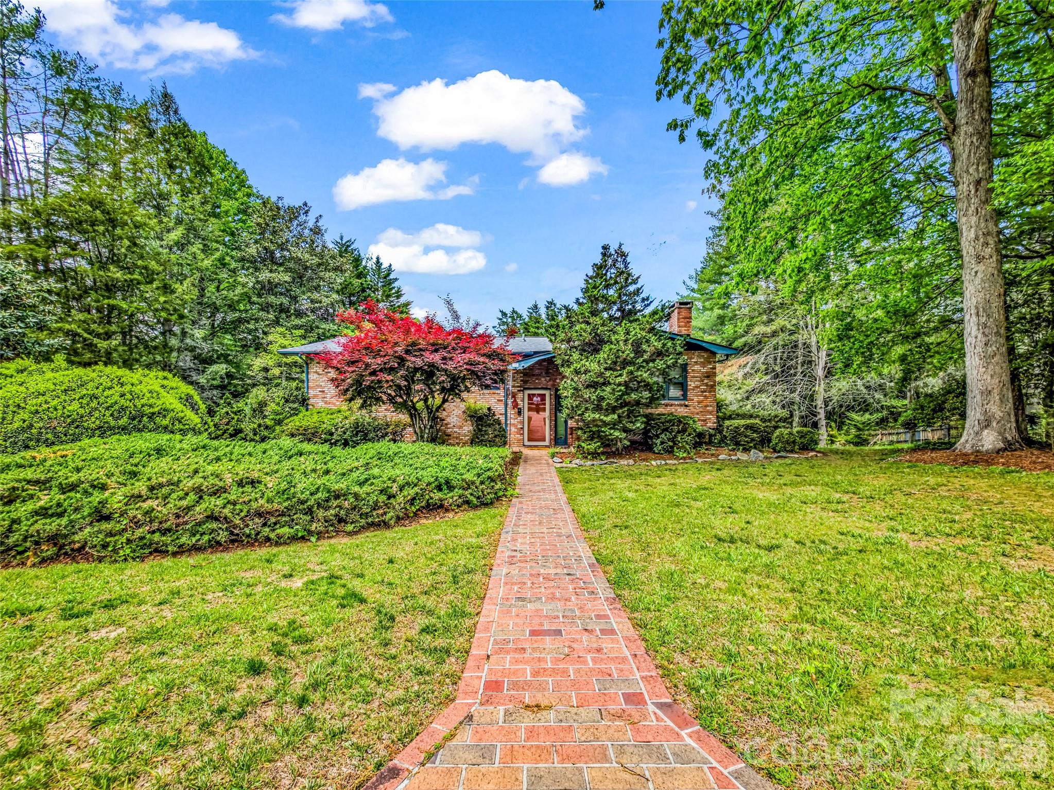 122 W Sweetbriar Lane — Etowah