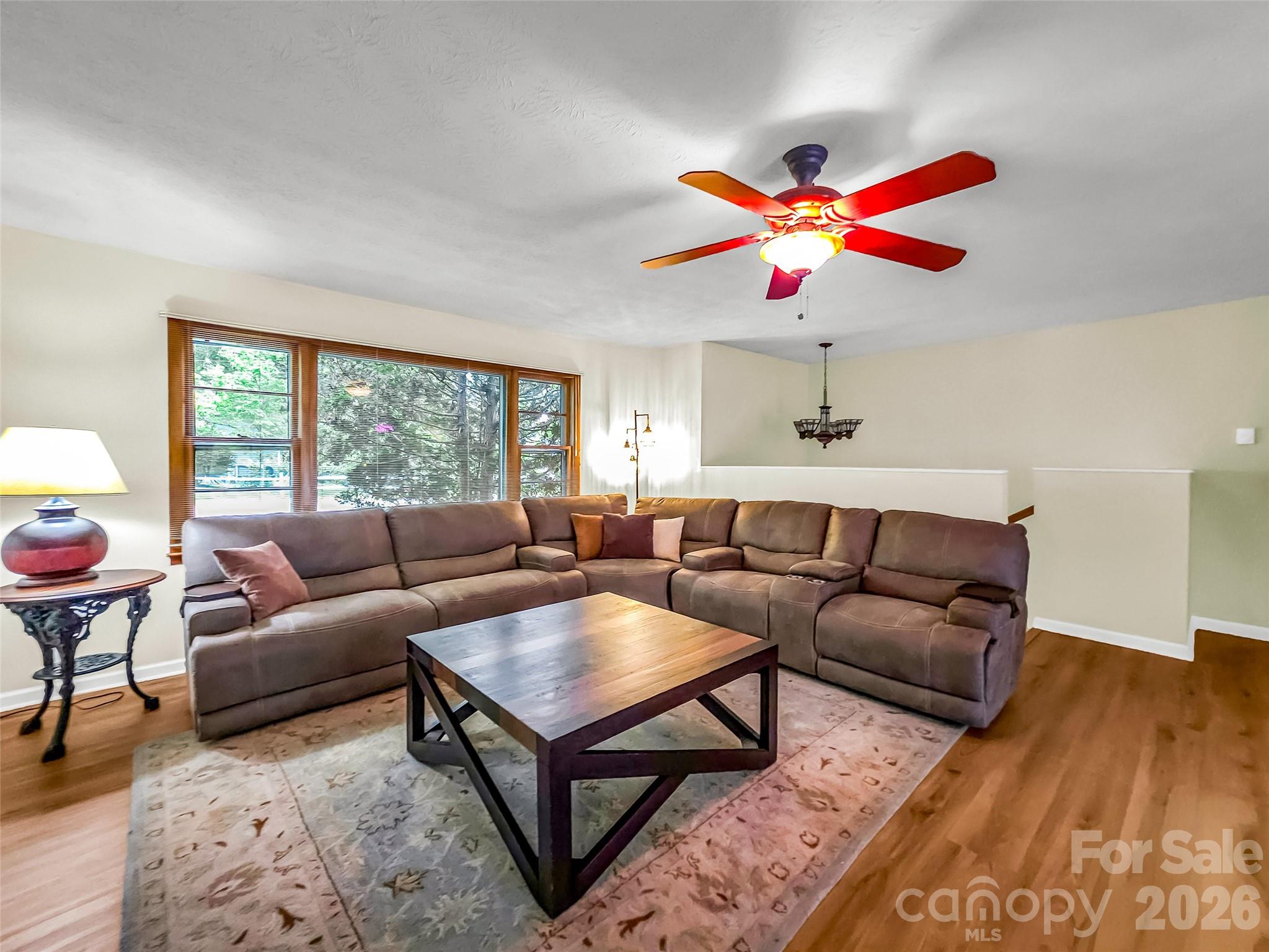122 W Sweetbriar Lane — Etowah