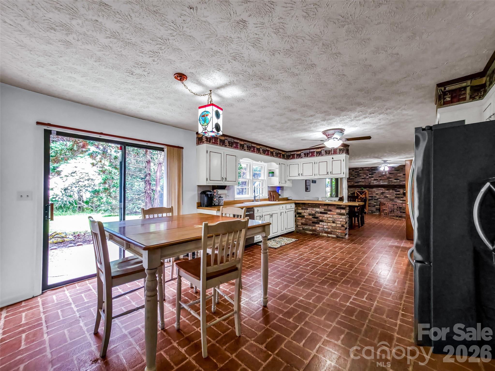 122 W Sweetbriar Lane — Etowah