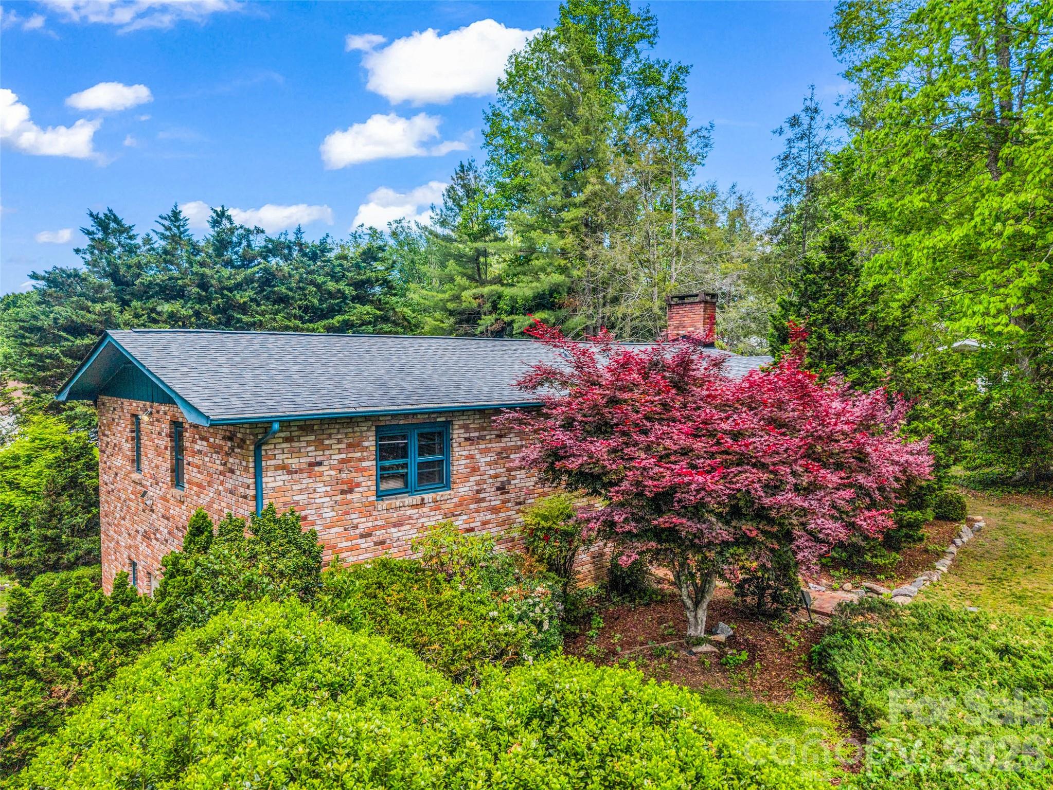 122 W Sweetbriar Lane — Etowah