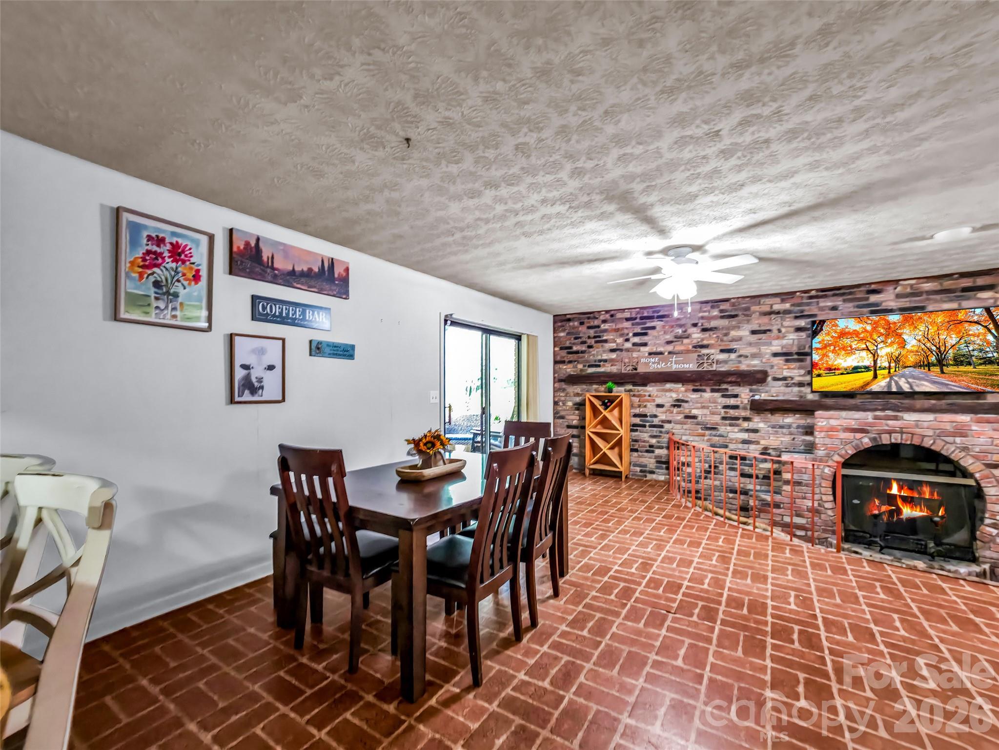 122 W Sweetbriar Lane — Etowah