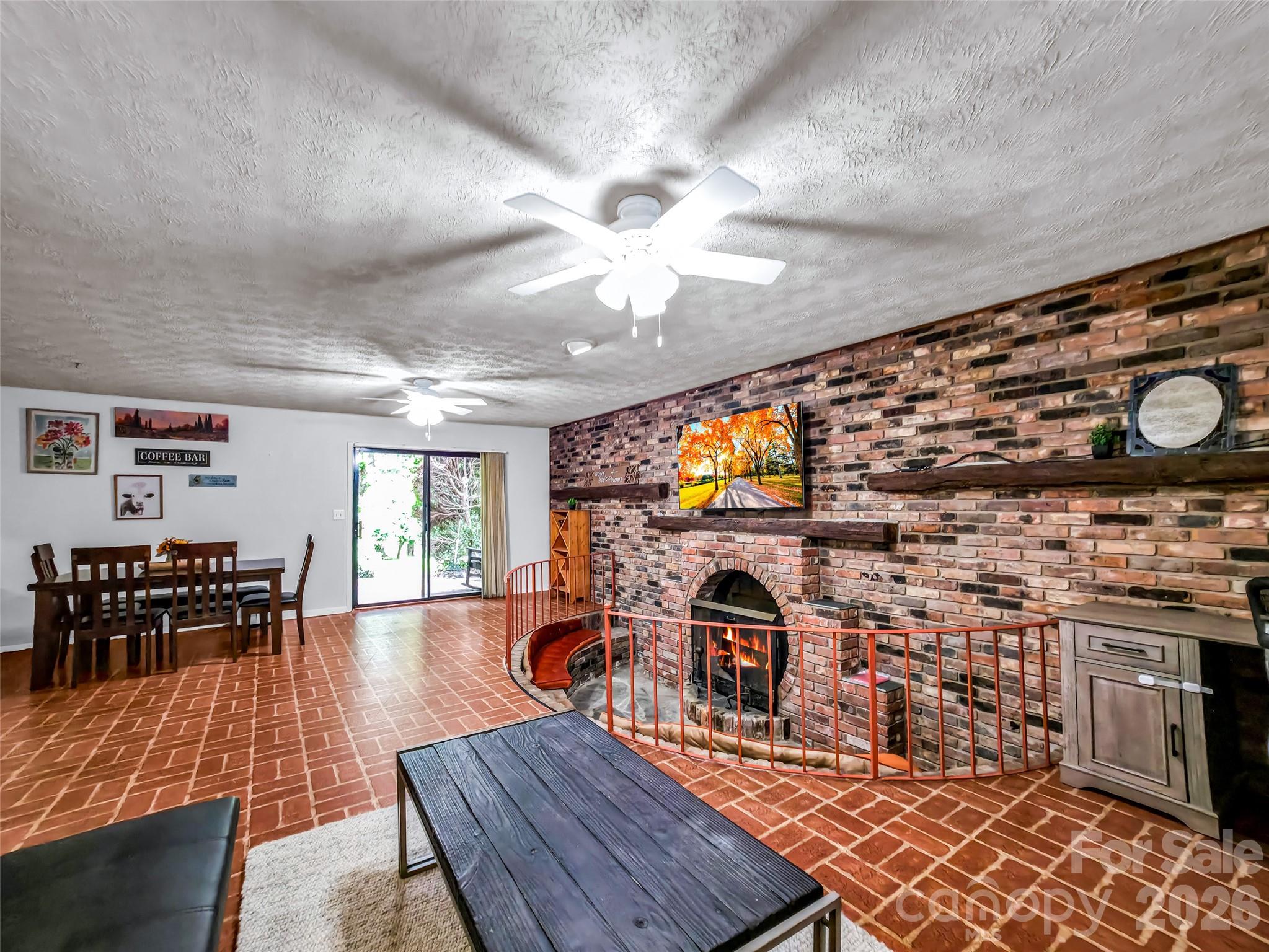 122 W Sweetbriar Lane — Etowah