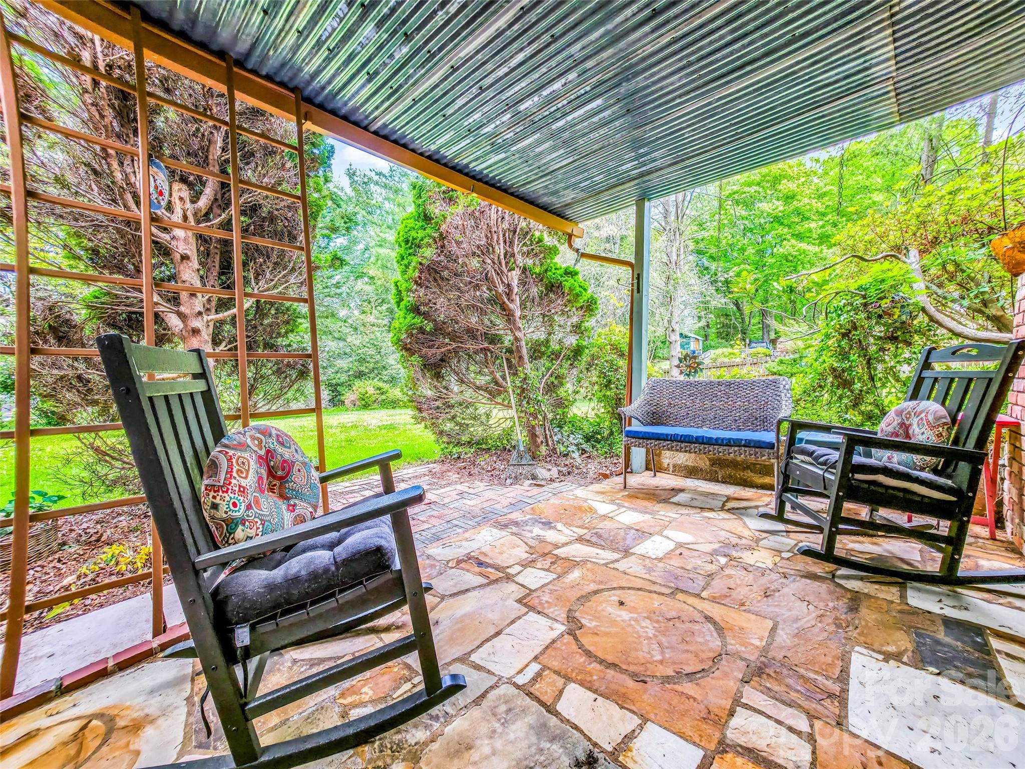 122 W Sweetbriar Lane — Etowah