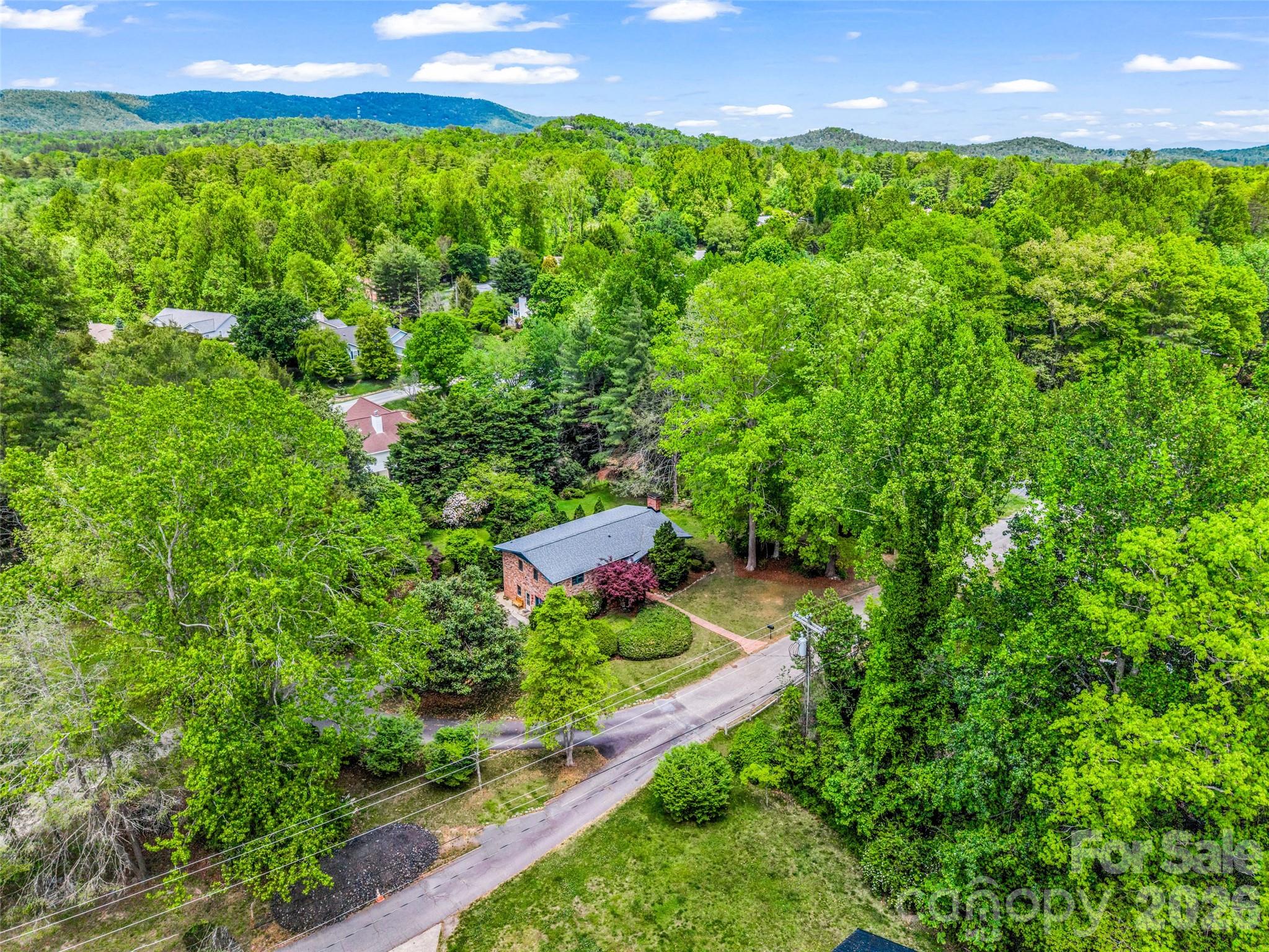 122 W Sweetbriar Lane — Etowah