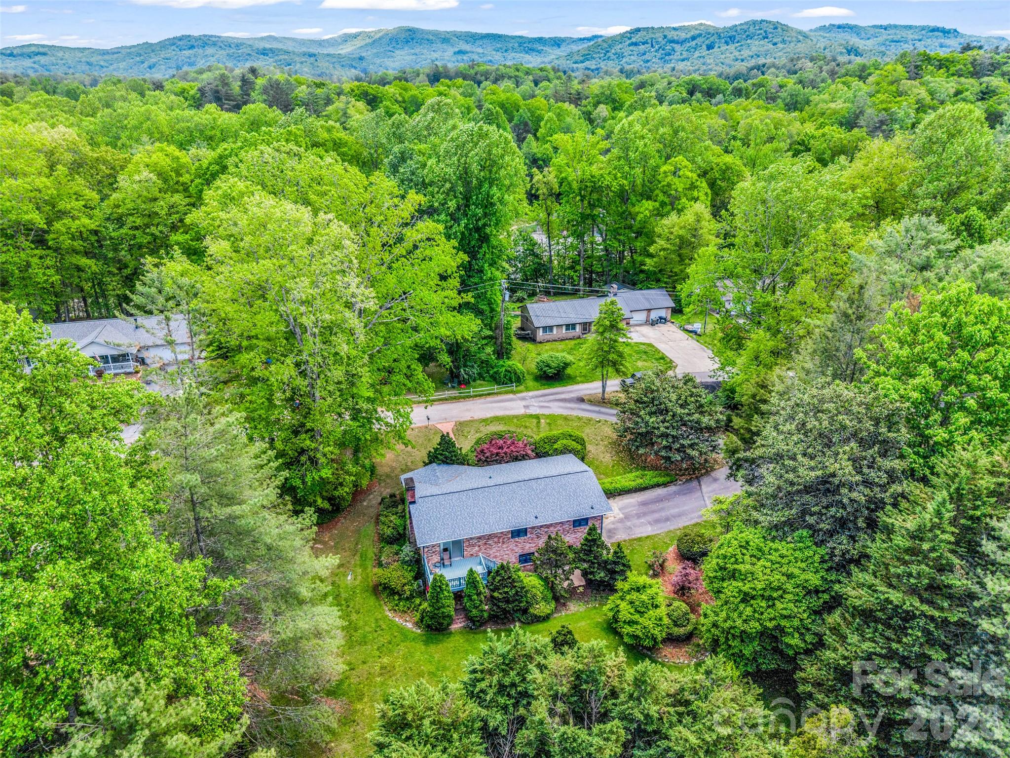 122 W Sweetbriar Lane — Etowah
