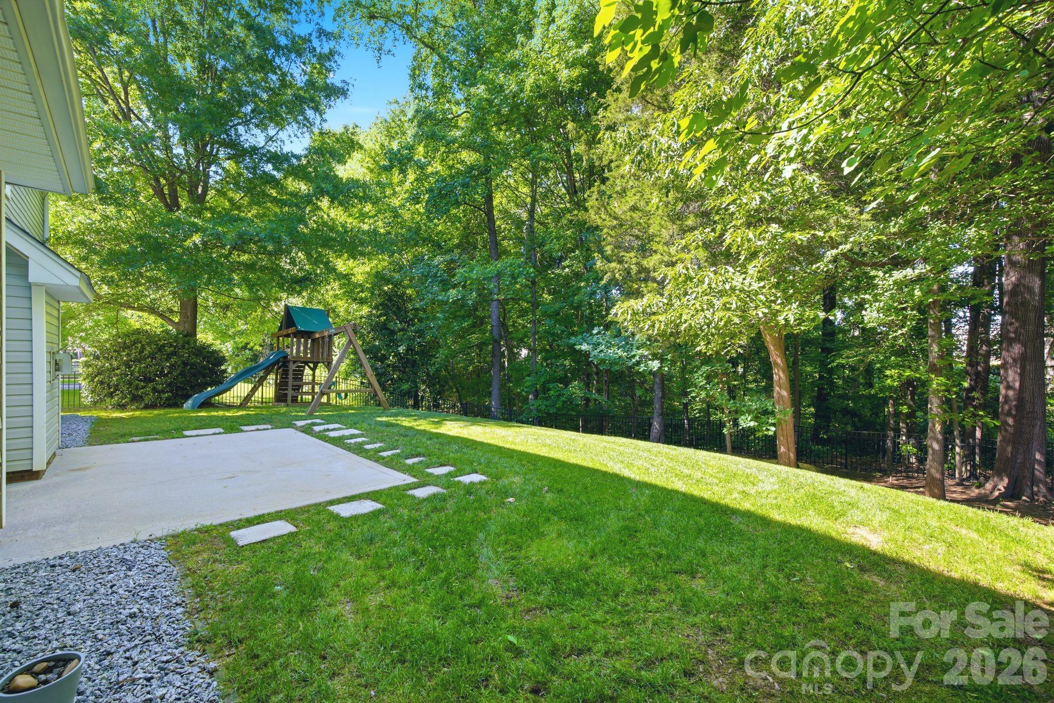 16214 Grafham Circle — Huntersville