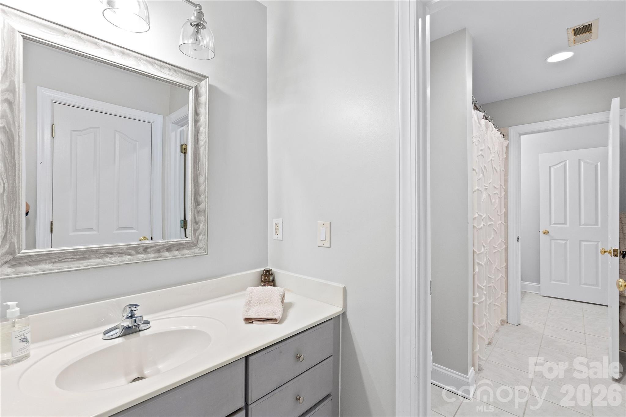 11920 Three Vistas Court — Charlotte