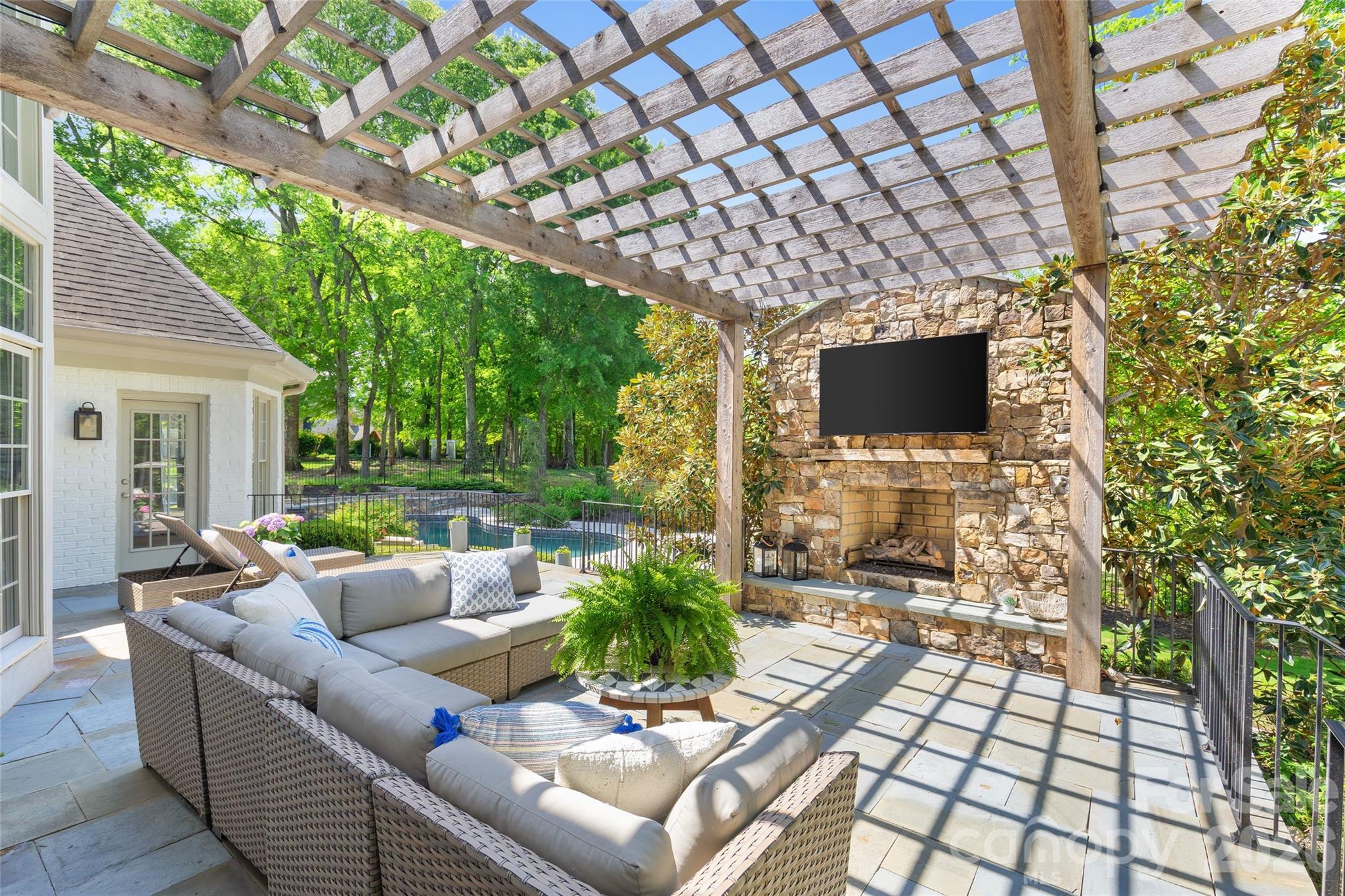 11920 Three Vistas Court — Charlotte