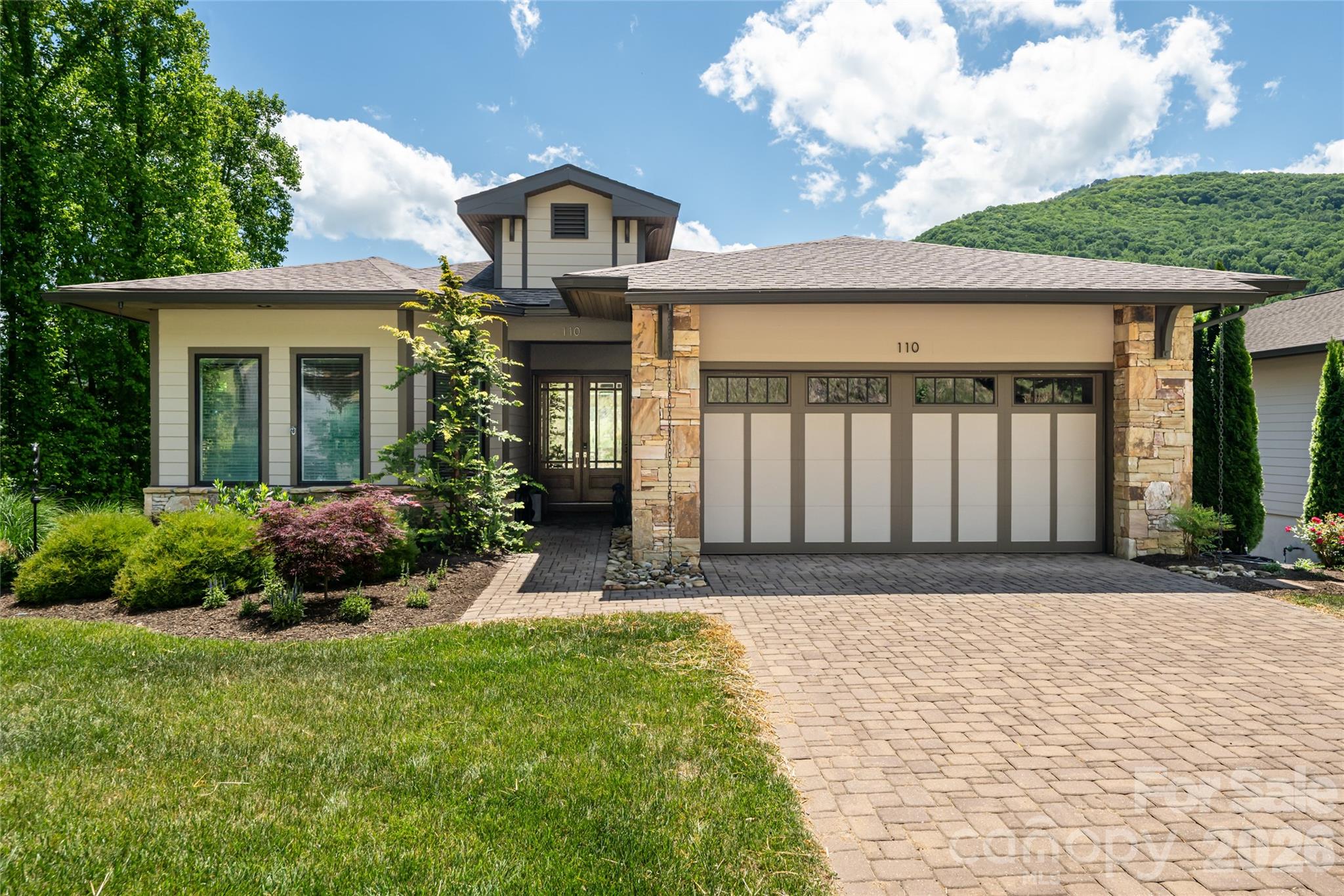 110 Plateau Drive — Maggie Valley